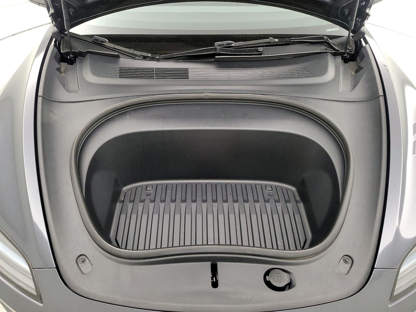 2025 Tesla Model 3 Long Range - Photo 23