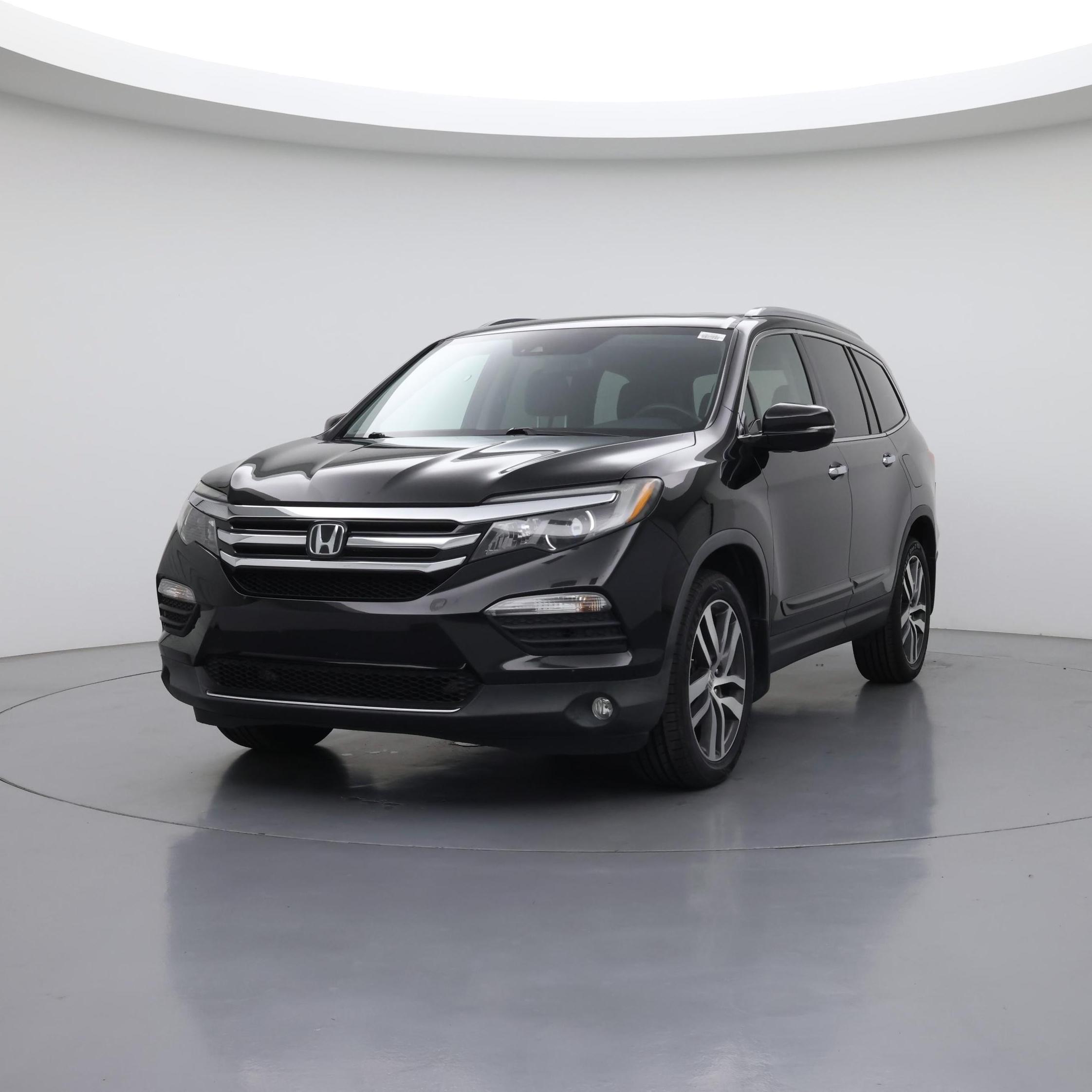 Thumbnail: 2017 Honda Pilot - 4