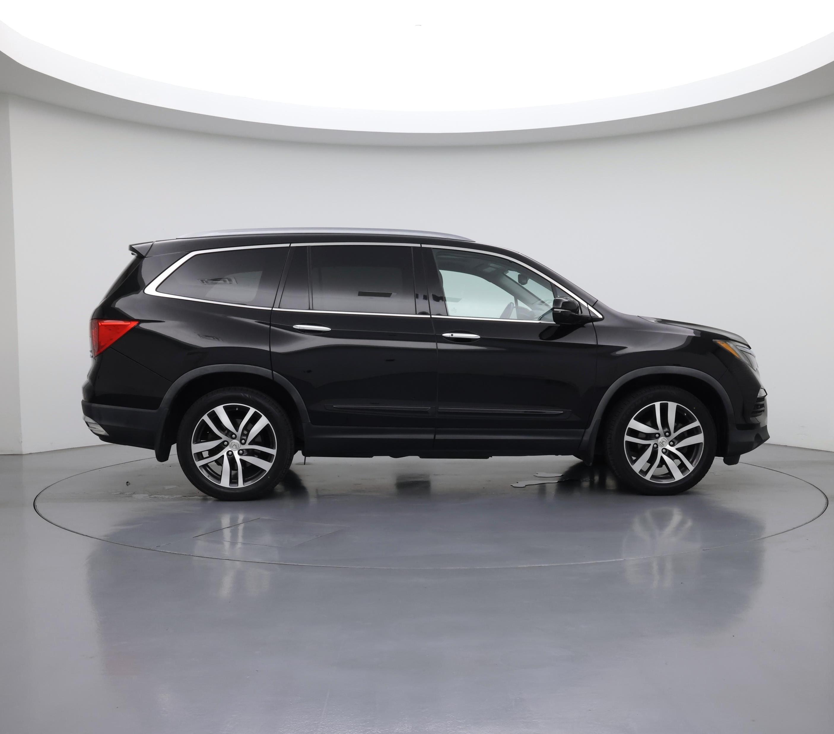 Thumbnail: 2017 Honda Pilot - 7