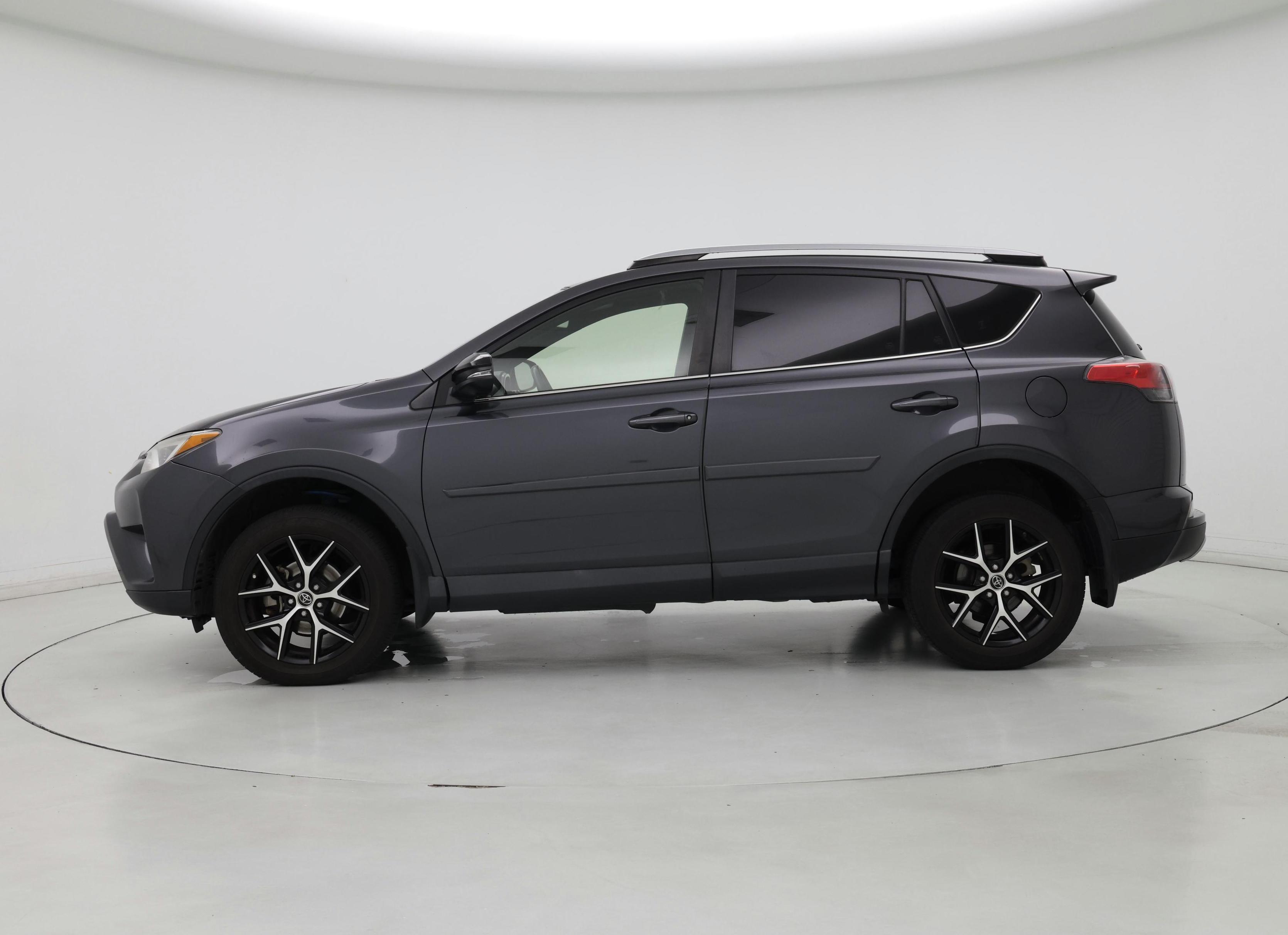 Thumbnail: 2018 Toyota RAV4 - 3
