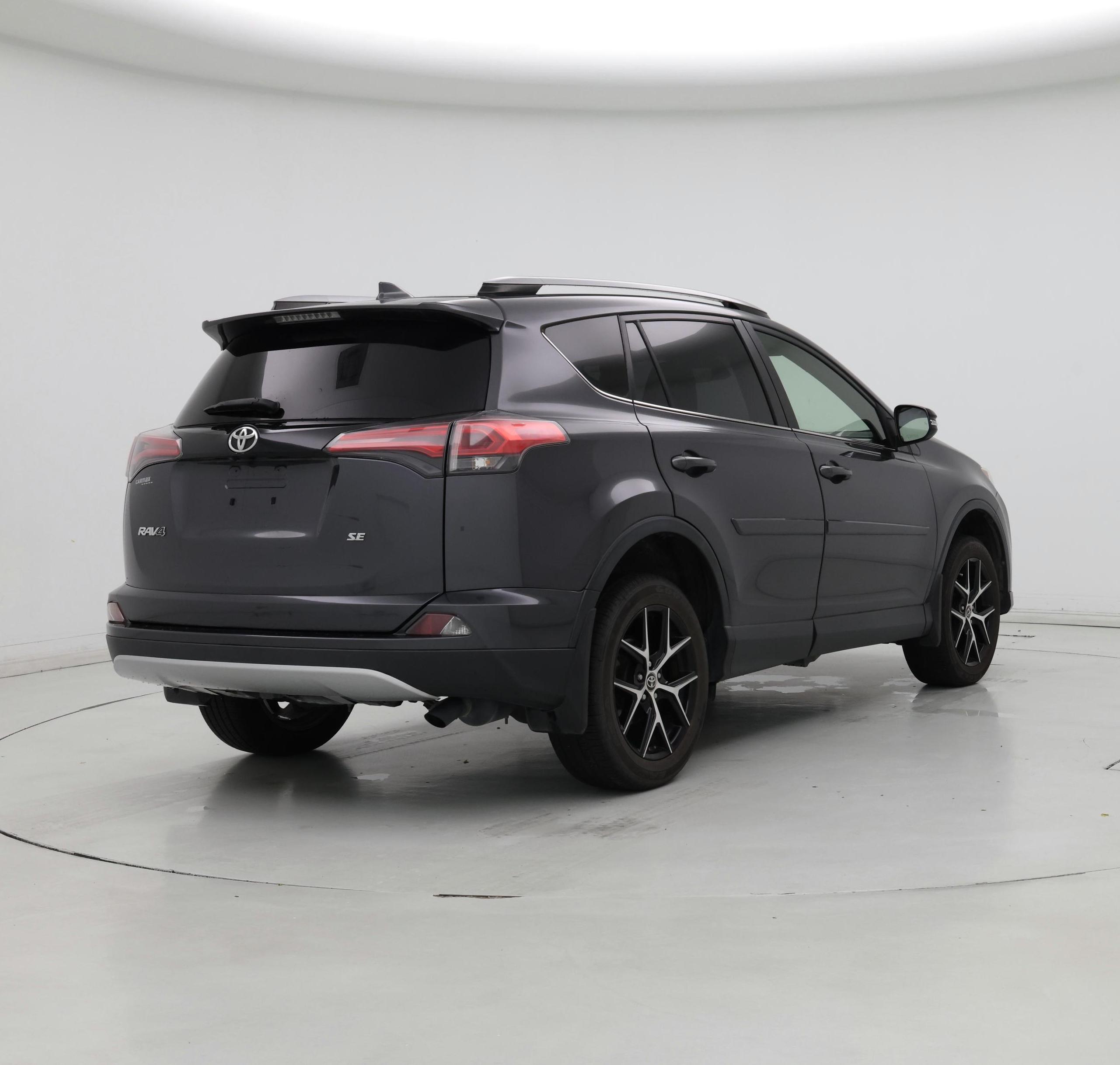 Thumbnail: 2018 Toyota RAV4 - 8