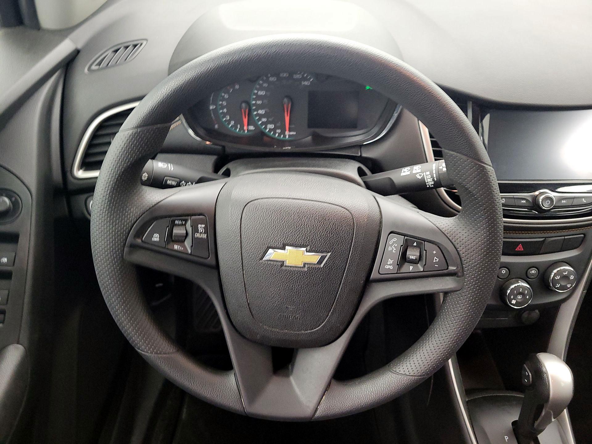 Thumbnail: 2017 Chevrolet Trax - 10