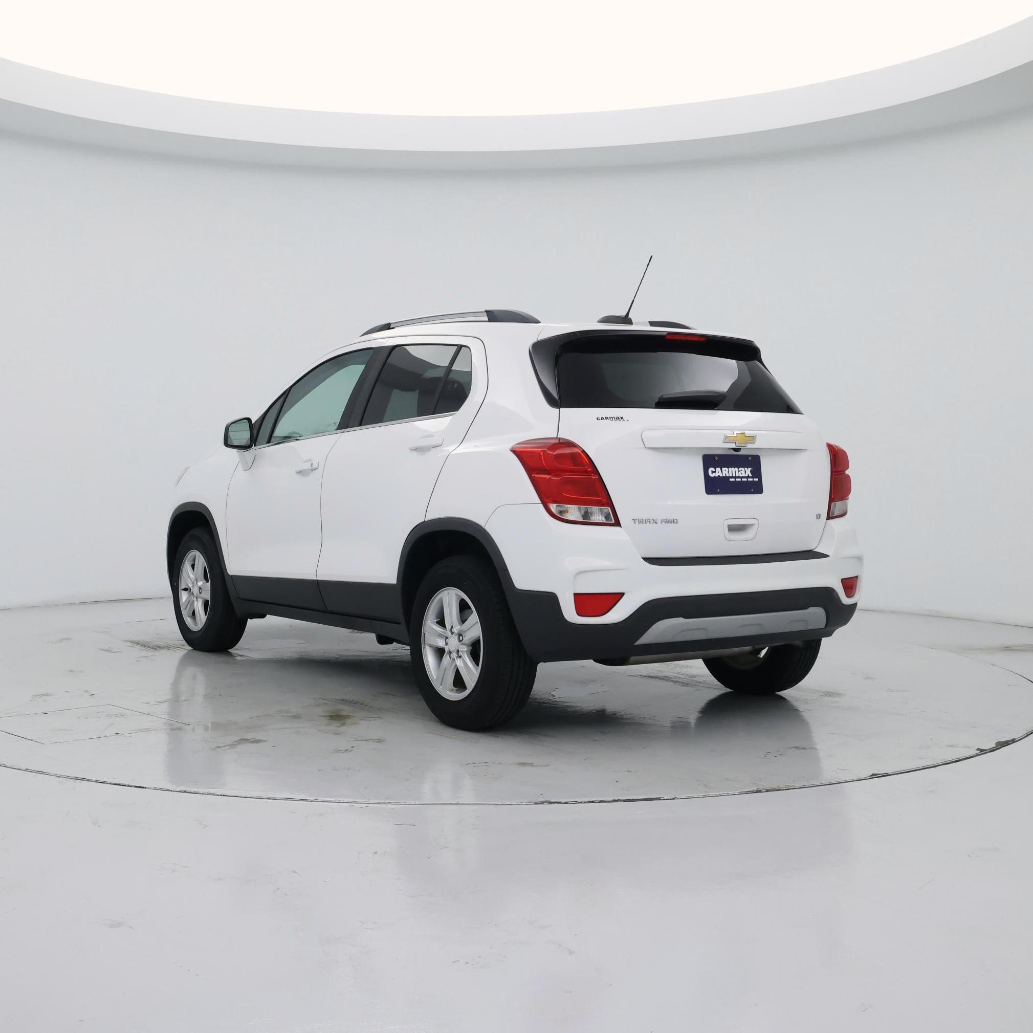 Thumbnail: 2017 Chevrolet Trax - 2