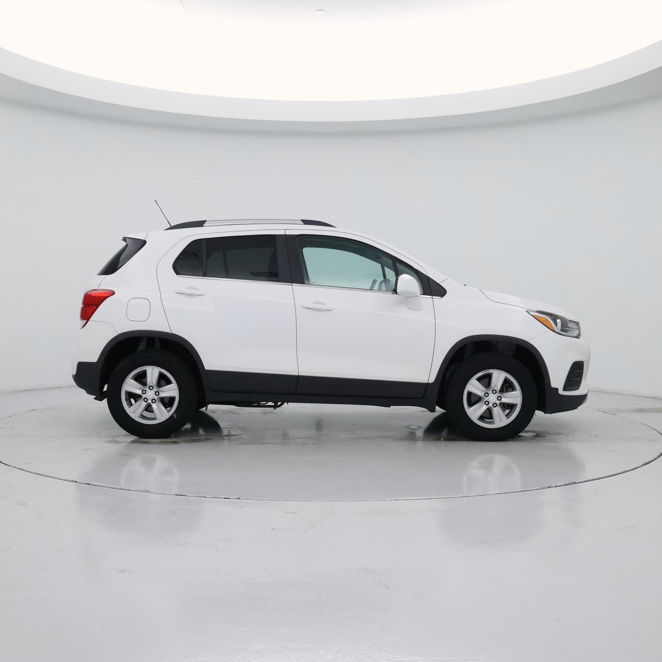 Thumbnail: 2017 Chevrolet Trax - 7