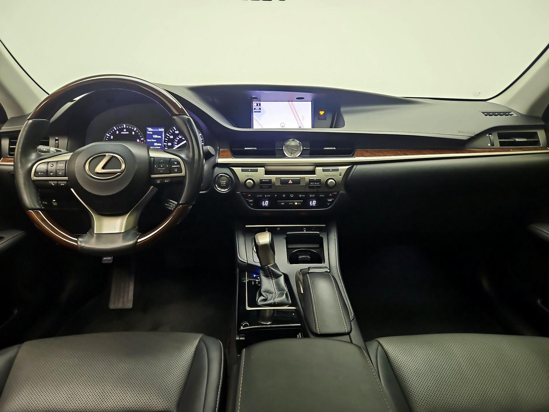 Thumbnail: 2018 Lexus ES - 9