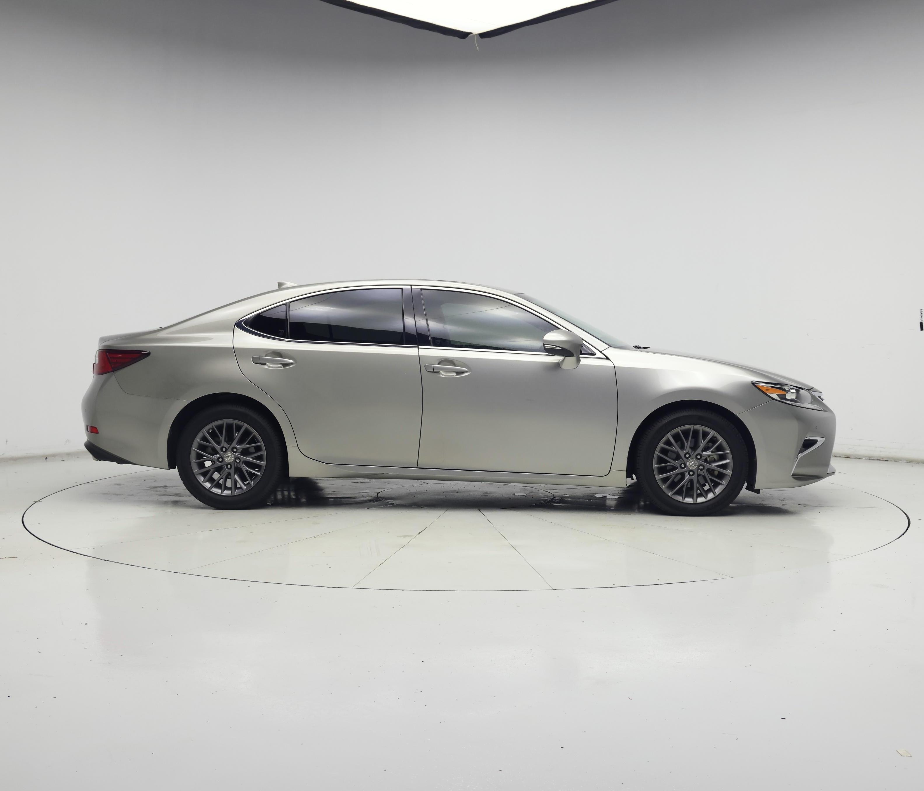 Thumbnail: 2018 Lexus ES - 7