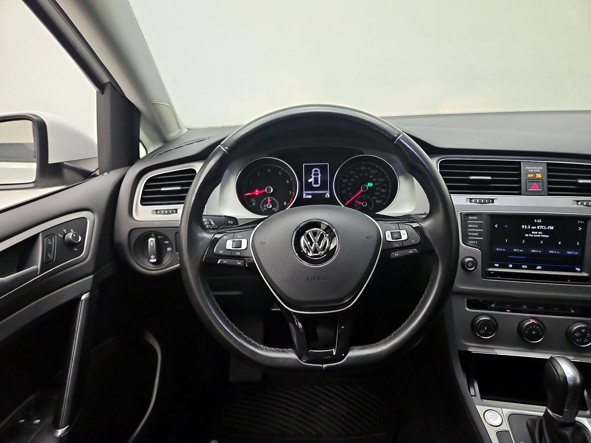 Thumbnail: 2017 Volkswagen Golf - 10