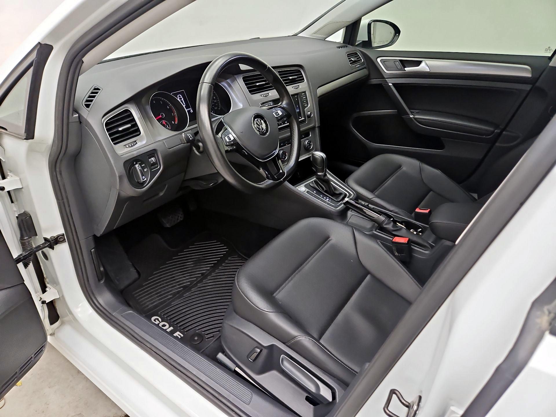 Thumbnail: 2017 Volkswagen Golf - 11