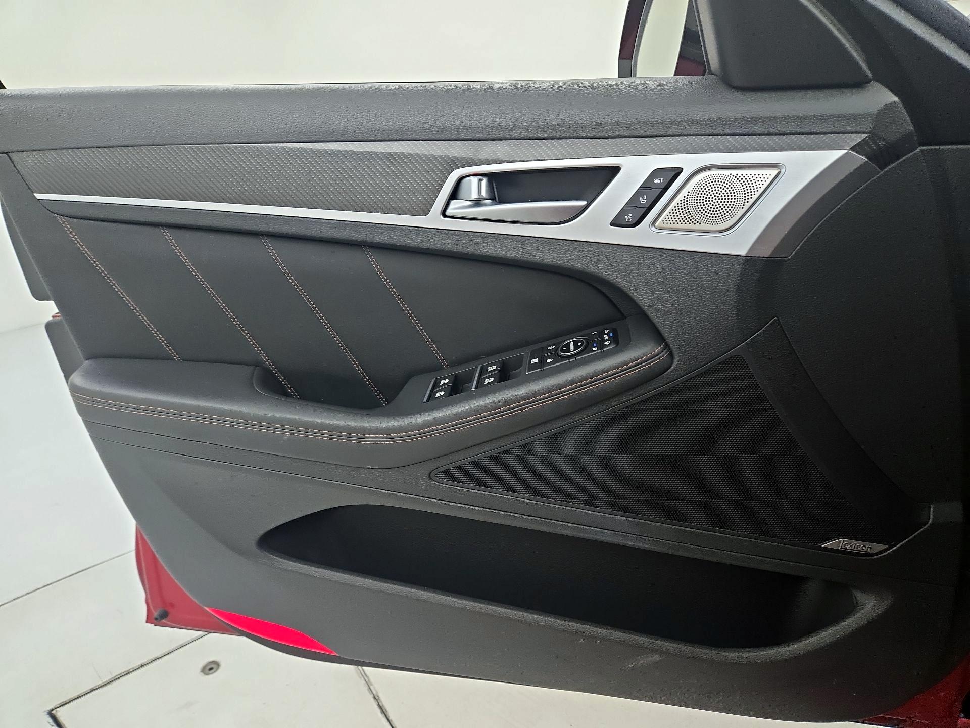 Thumbnail: 2018 Genesis G80 - 12