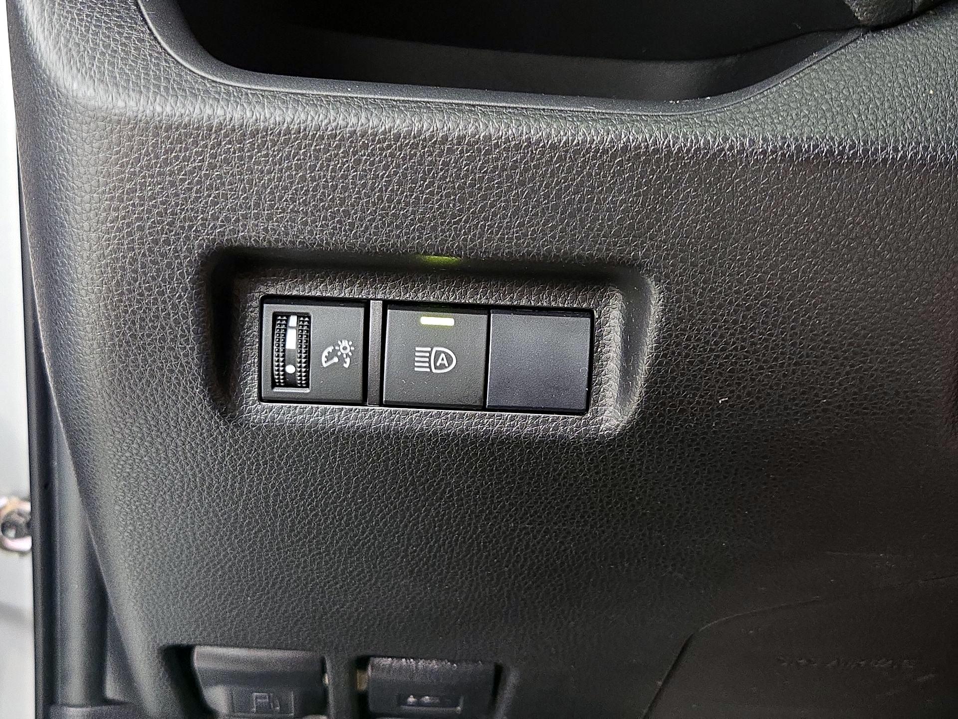 Thumbnail: 2019 Toyota RAV4 - 13