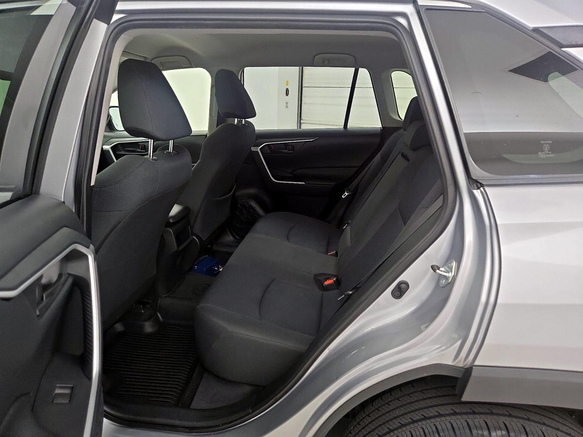 Thumbnail: 2019 Toyota RAV4 - 19