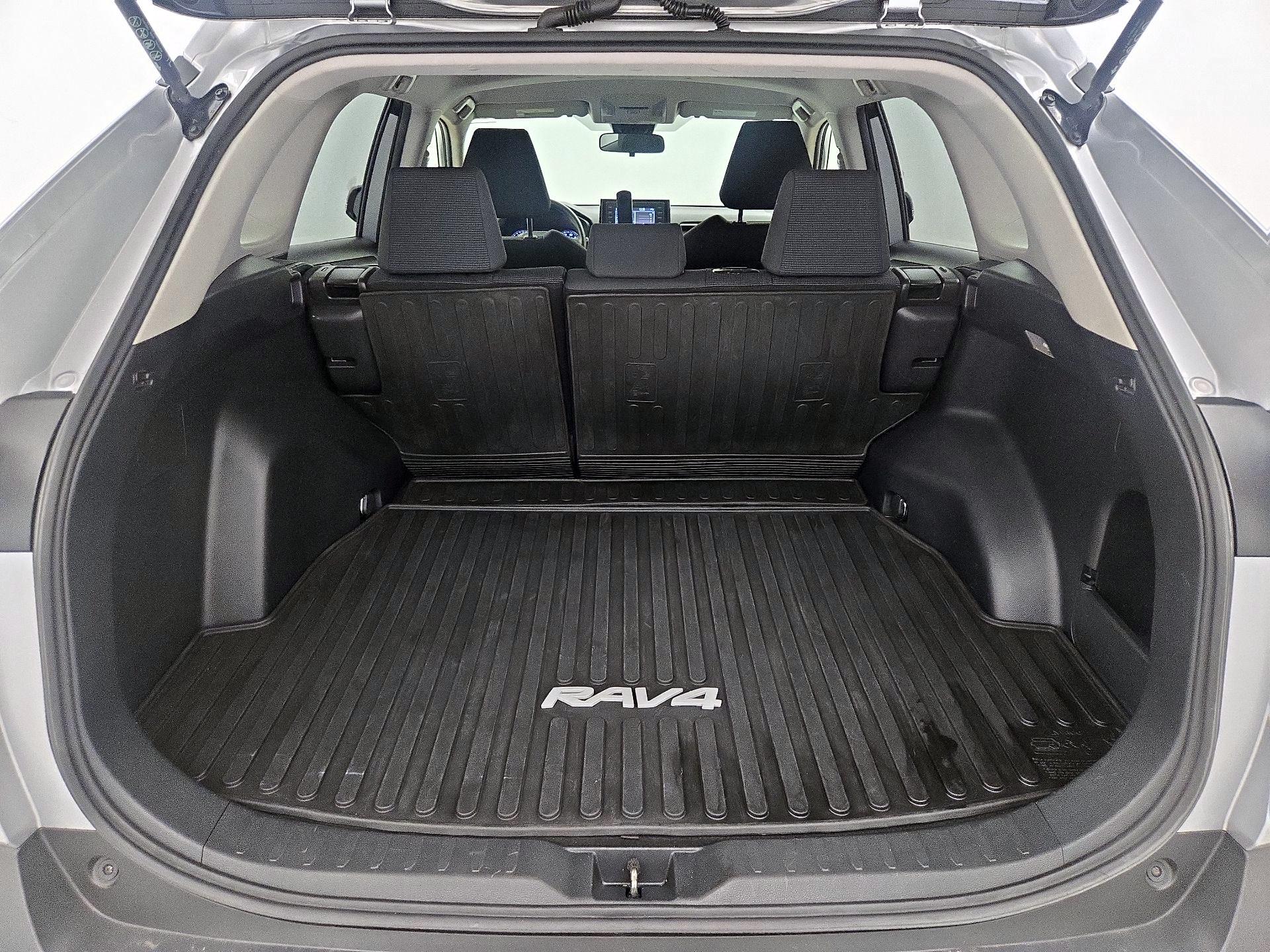 Thumbnail: 2019 Toyota RAV4 - 20