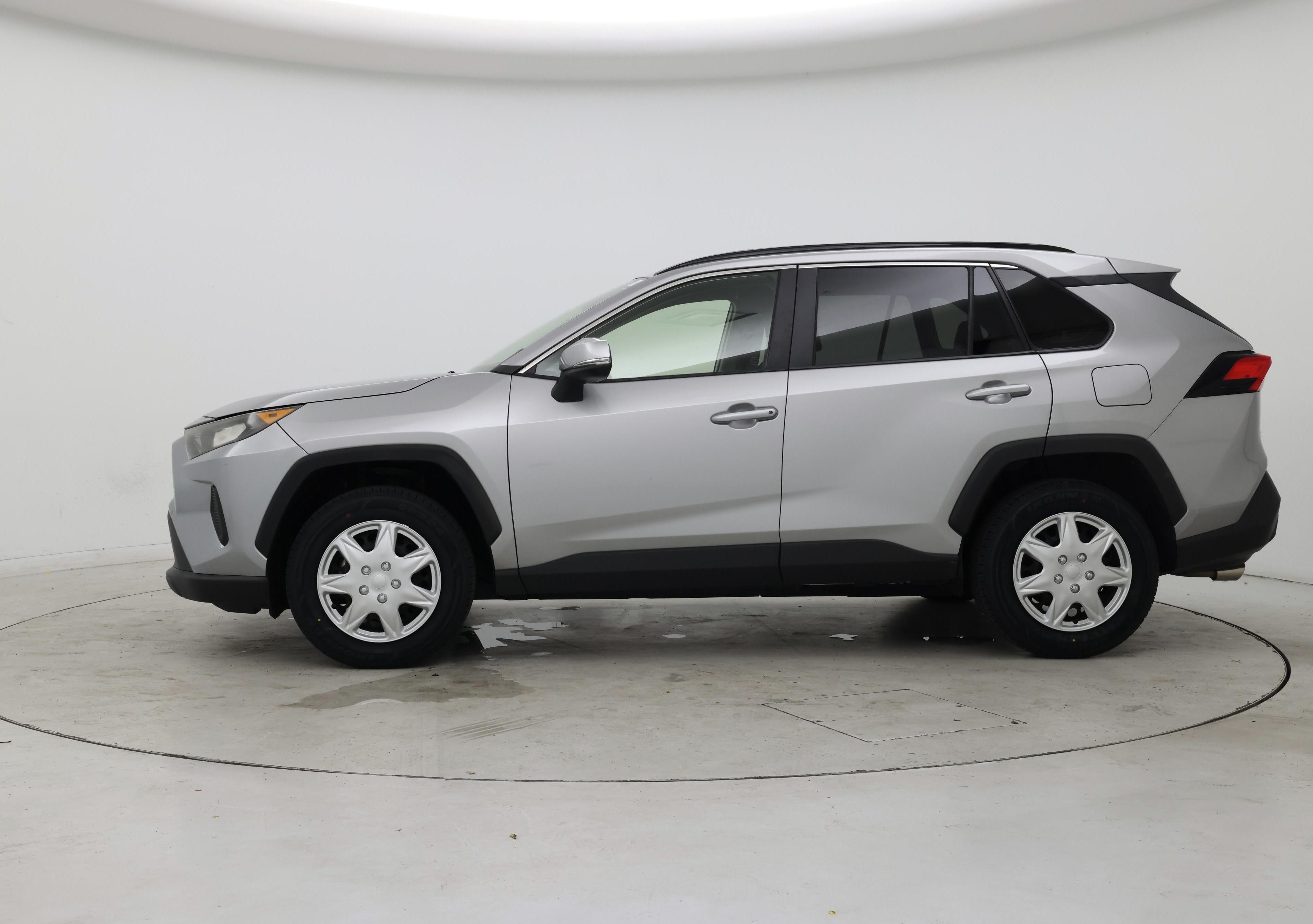 Thumbnail: 2019 Toyota RAV4 - 3
