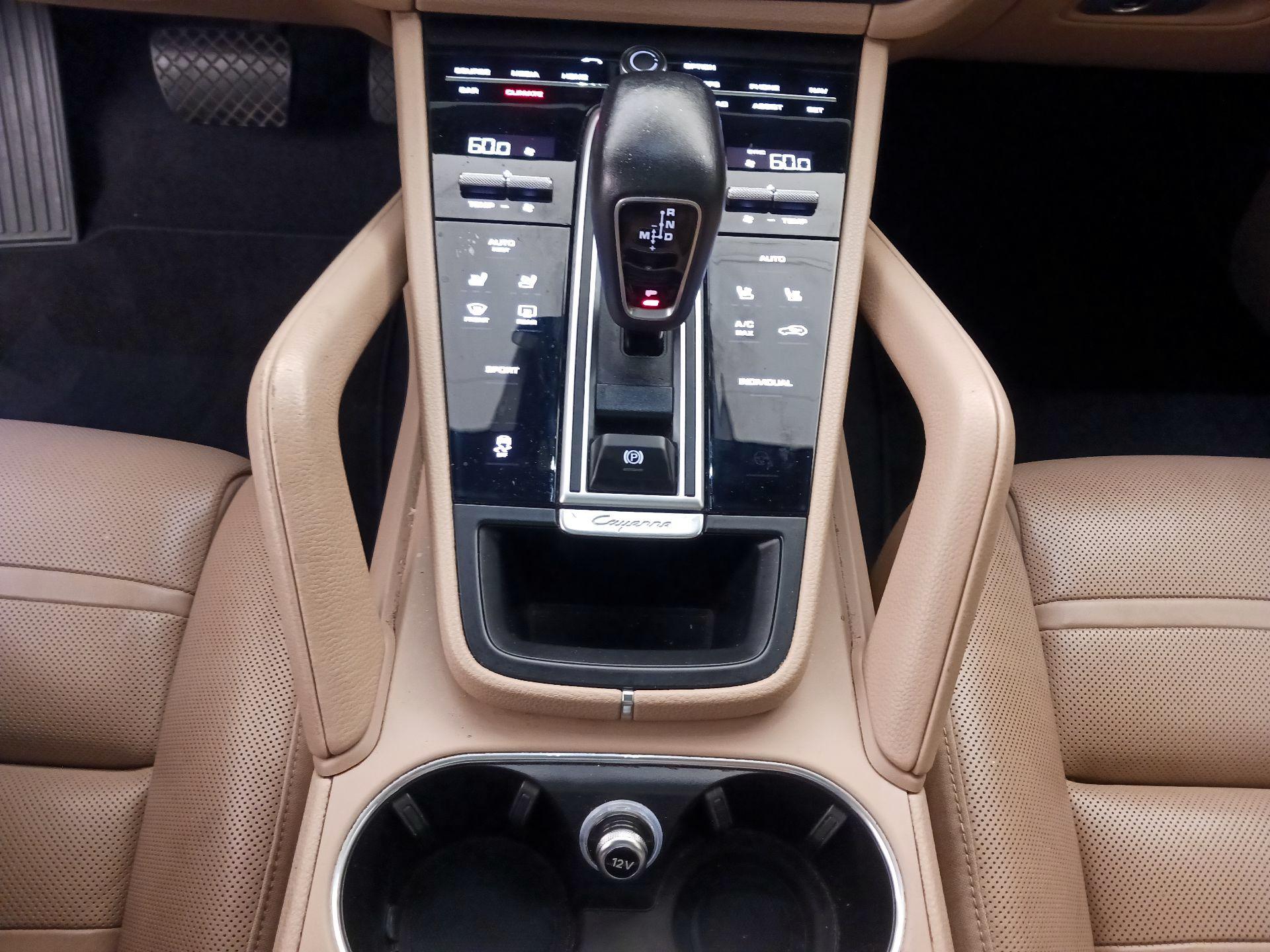 Thumbnail: 2019 Porsche Cayenne - 18