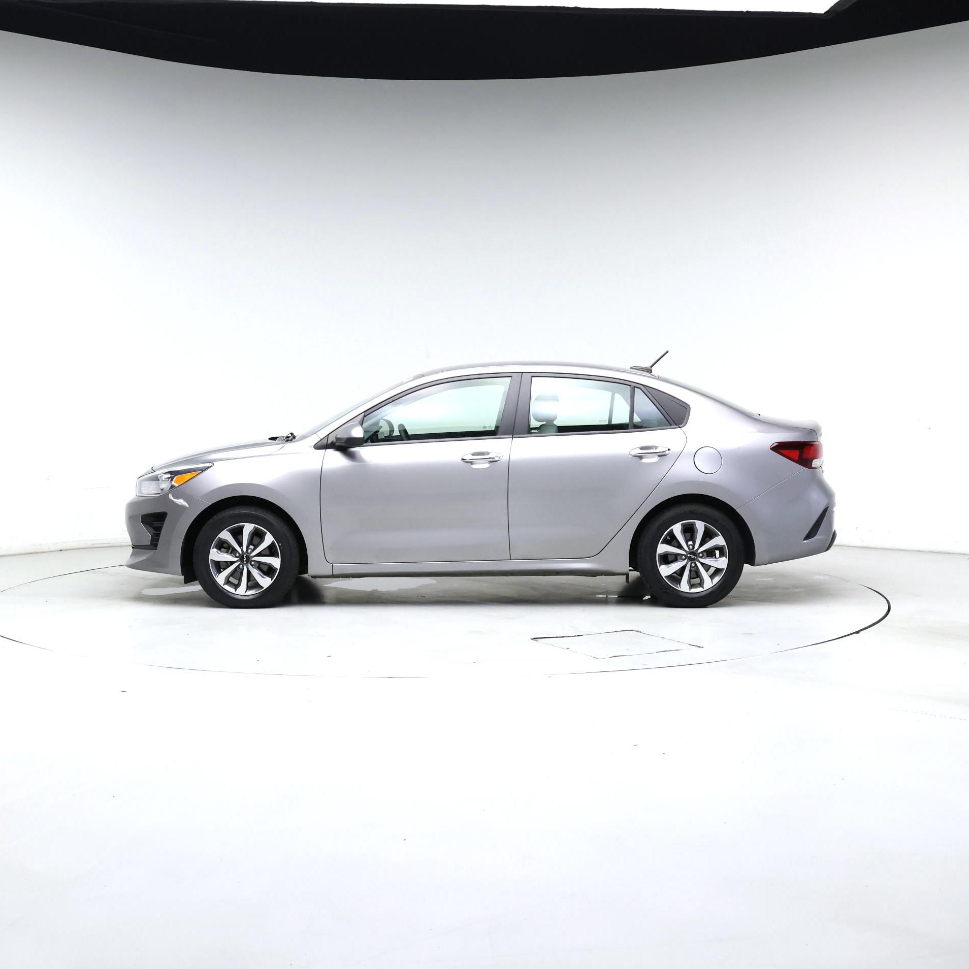 Thumbnail: 2023 Kia Rio - 3