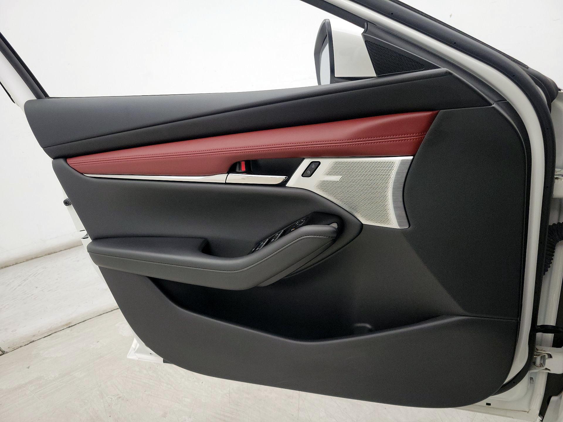 Thumbnail: 2022 Mazda Mazda3 - 12