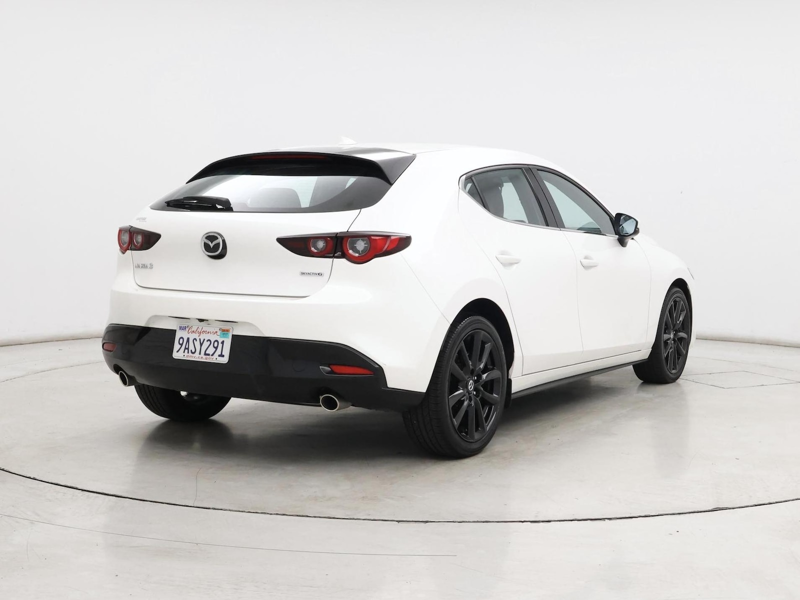 2022 Mazda Mazda3 Premium - Photo 9