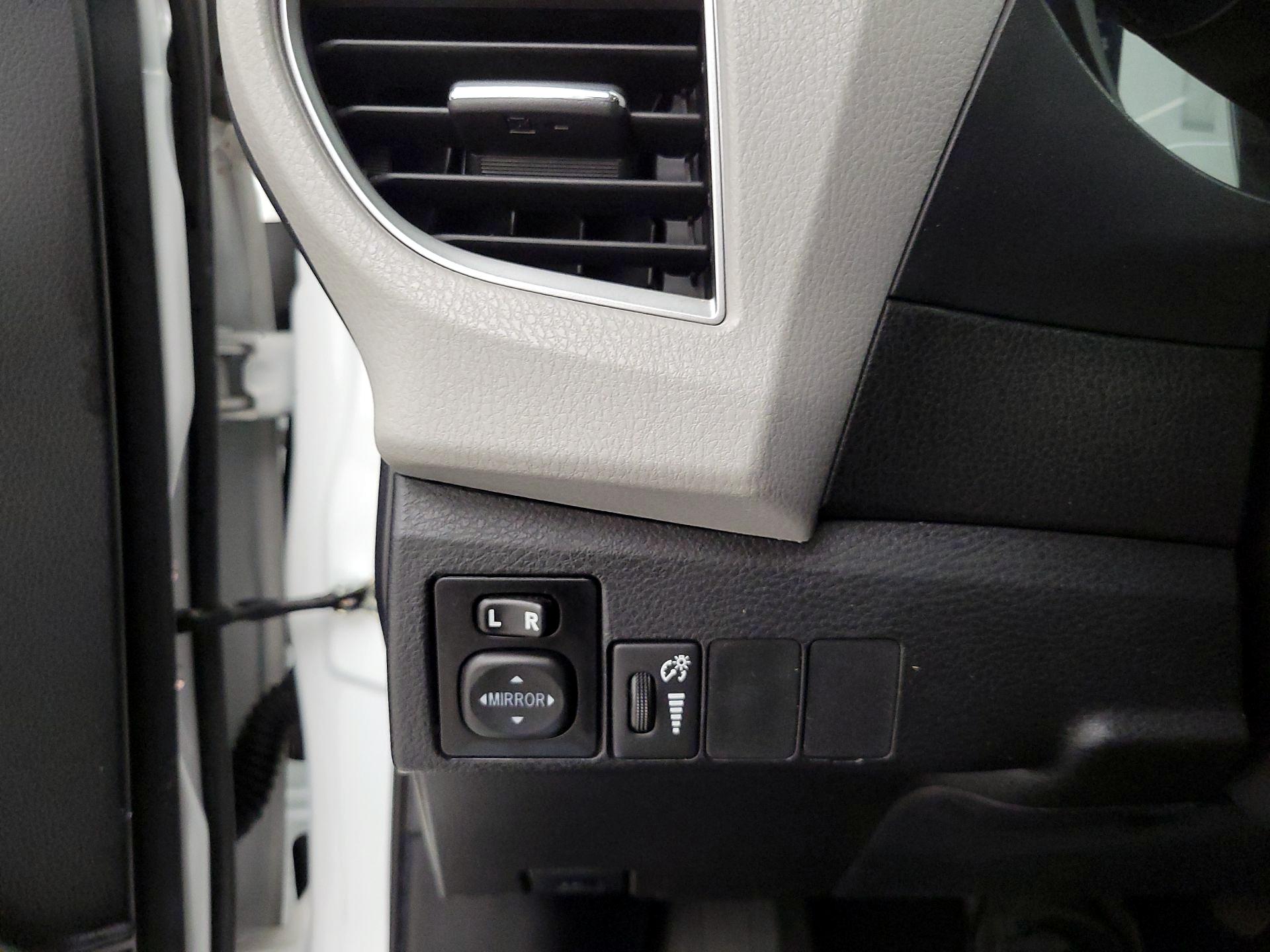 Thumbnail: 2014 Toyota Corolla - 13