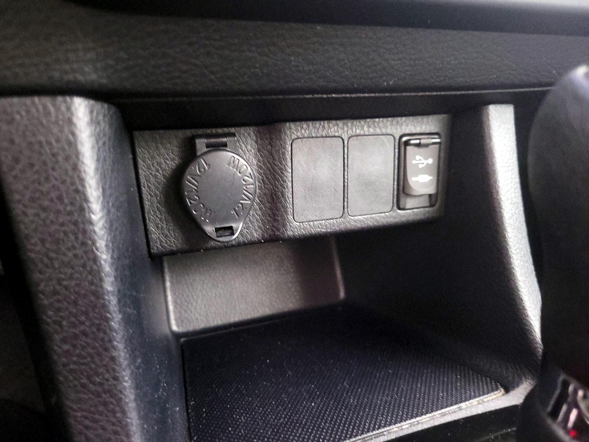 Thumbnail: 2014 Toyota Corolla - 18