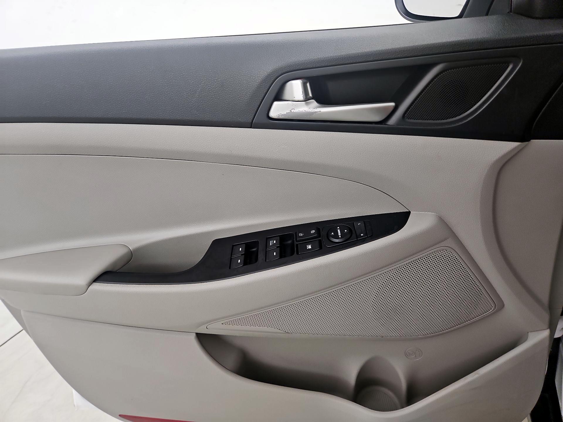 Thumbnail: 2019 Hyundai Tucson - 12