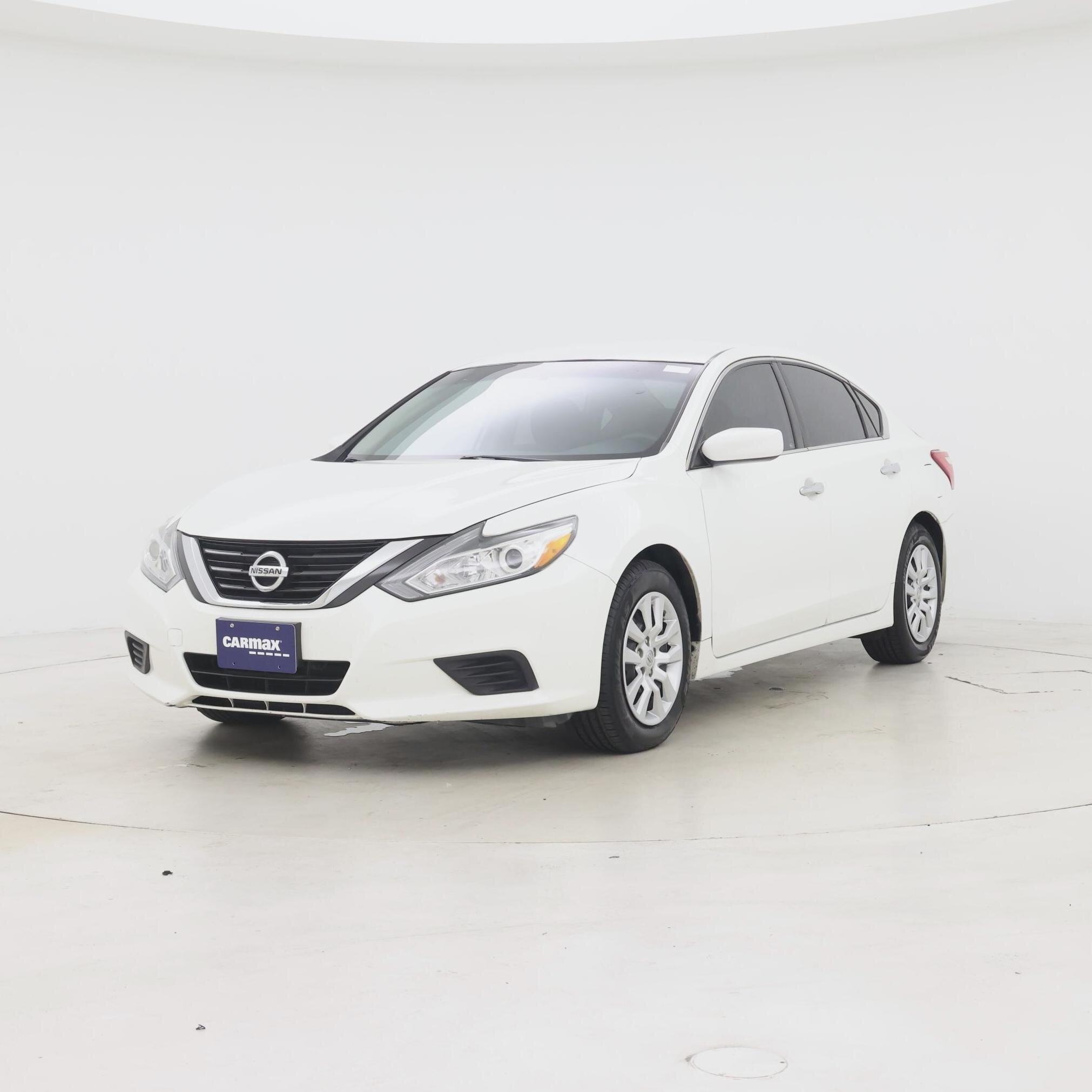 Thumbnail: 2016 Nissan Altima - 4
