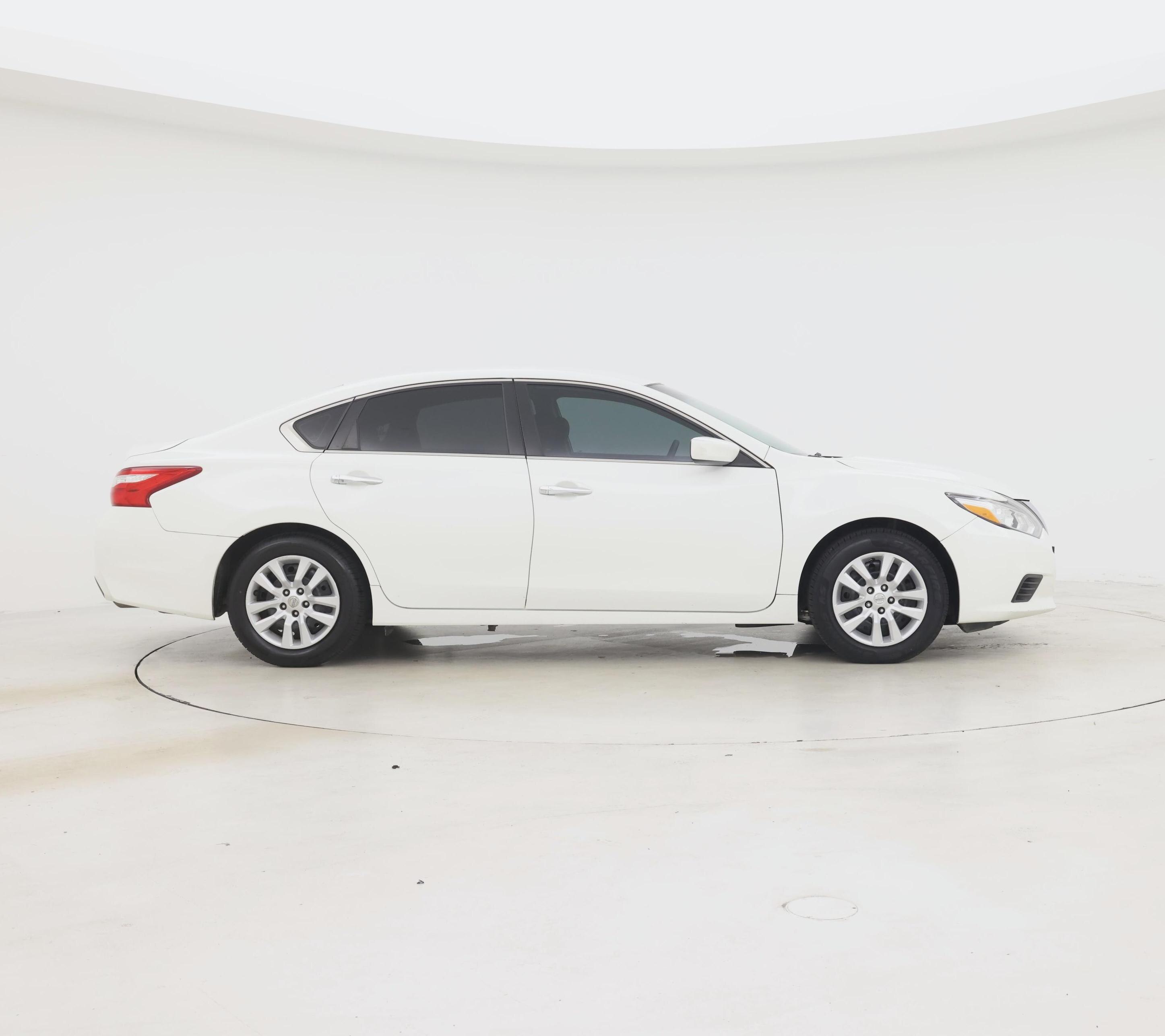 Thumbnail: 2016 Nissan Altima - 7
