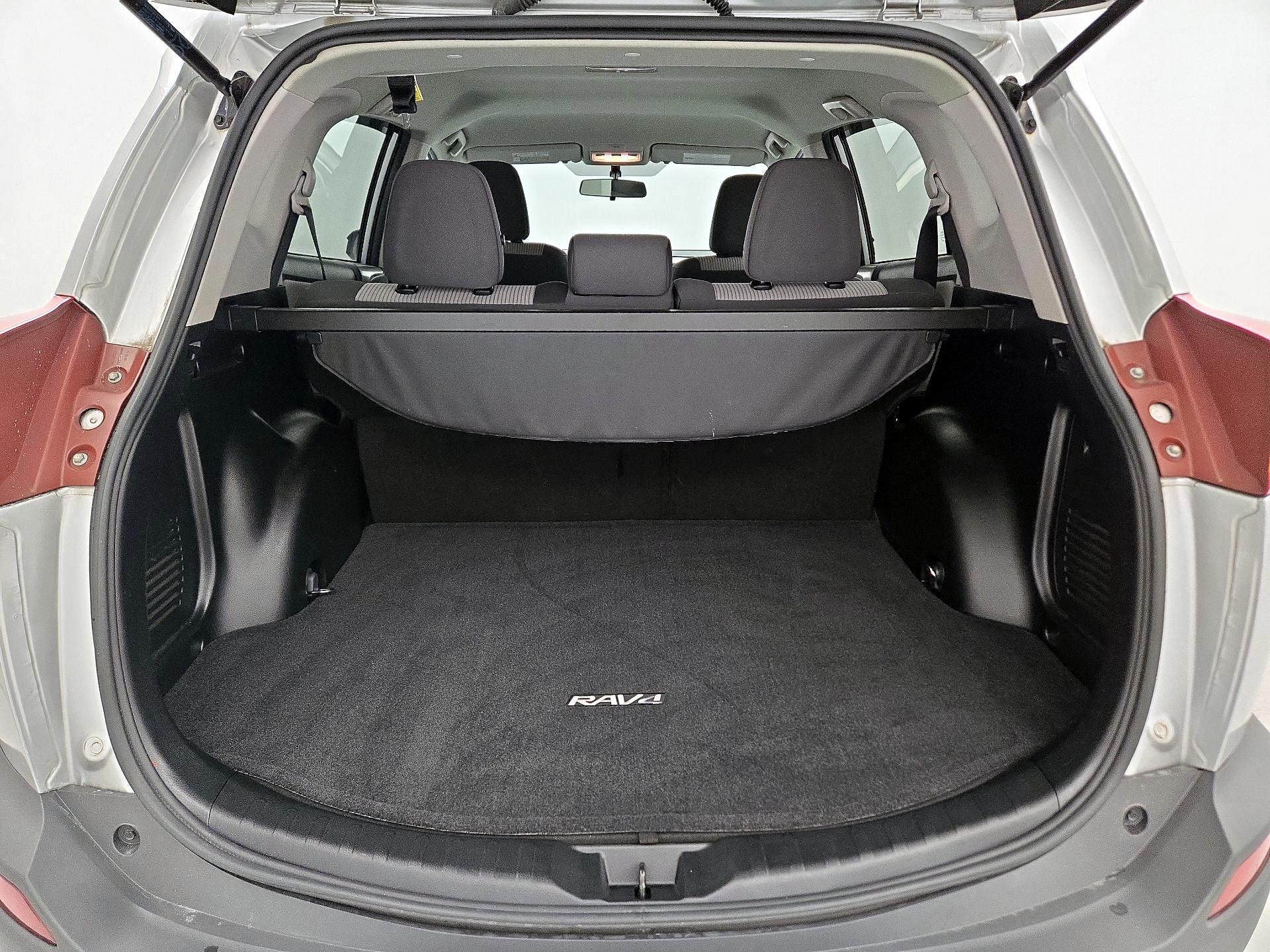 Thumbnail: 2015 Toyota RAV4 - 20