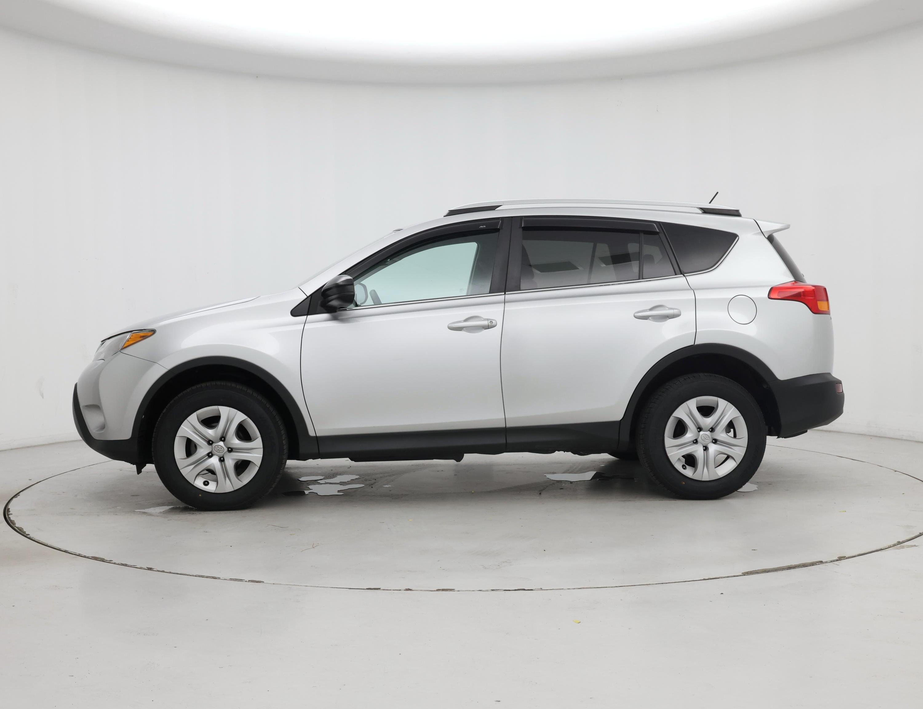 Thumbnail: 2015 Toyota RAV4 - 3