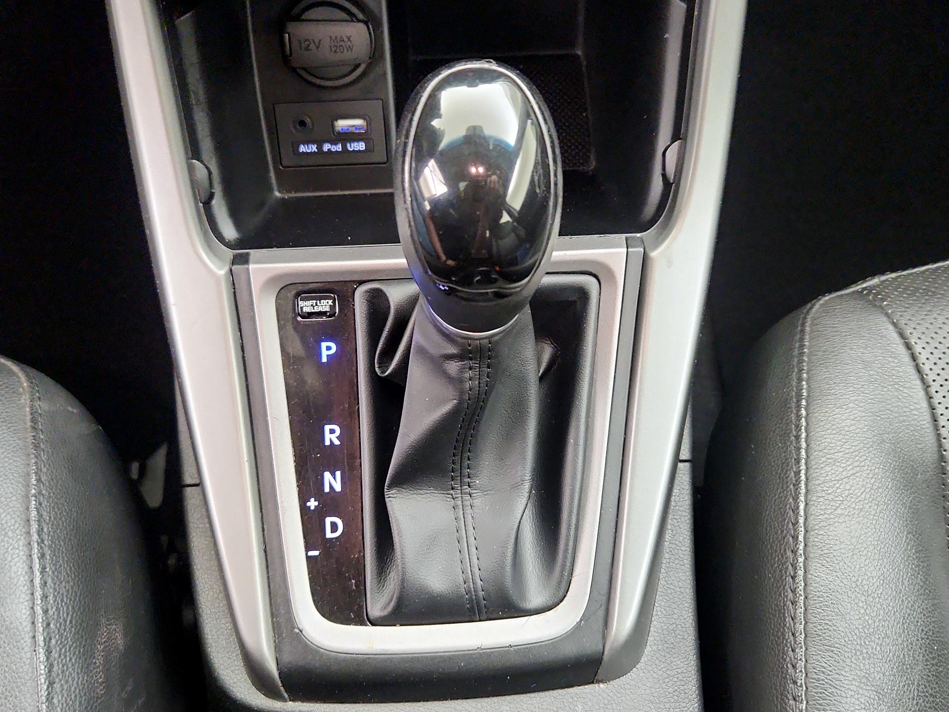 Thumbnail: 2015 Hyundai Elantra - 18