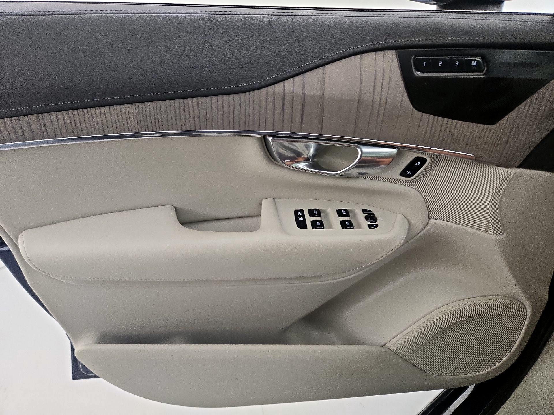 Thumbnail: 2021 Volvo XC90 - 12