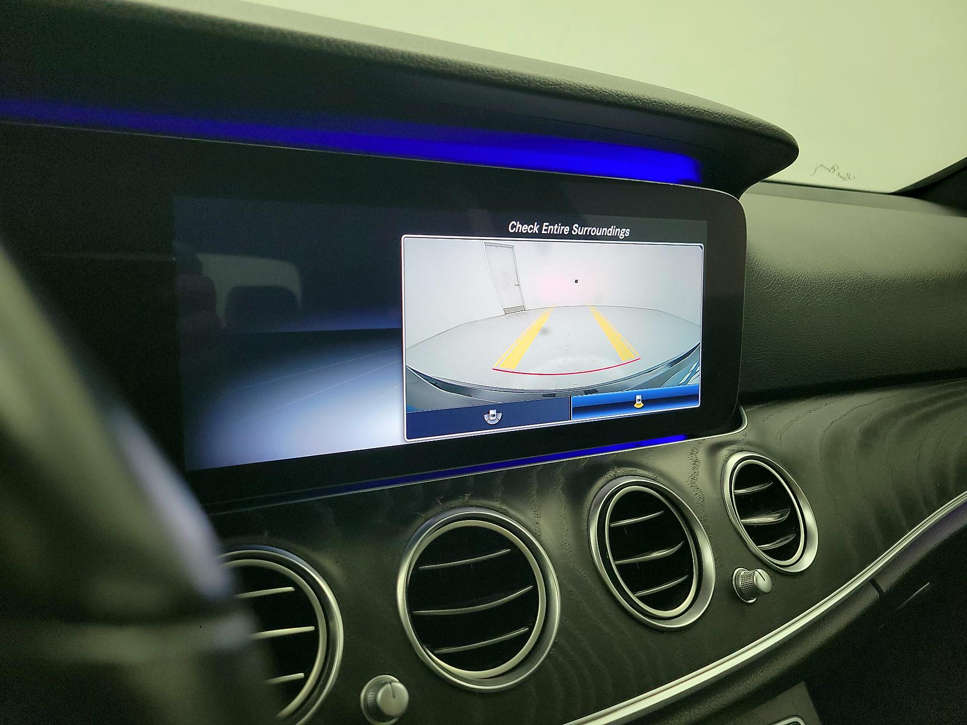 Thumbnail: 2020 Mercedes-Benz E-Class - 15
