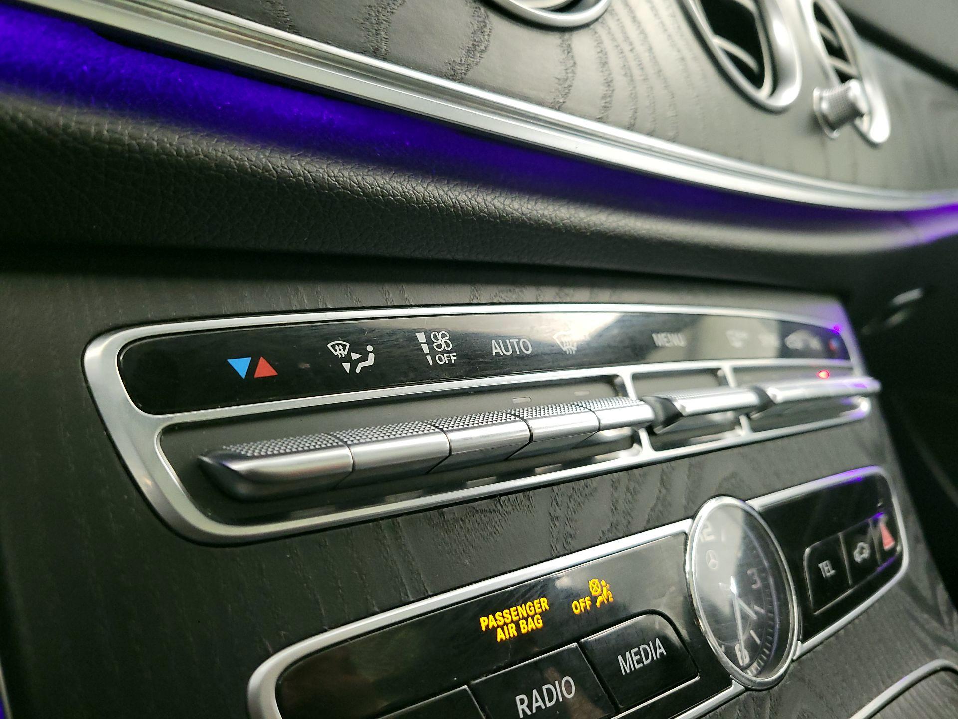 Thumbnail: 2020 Mercedes-Benz E-Class - 17