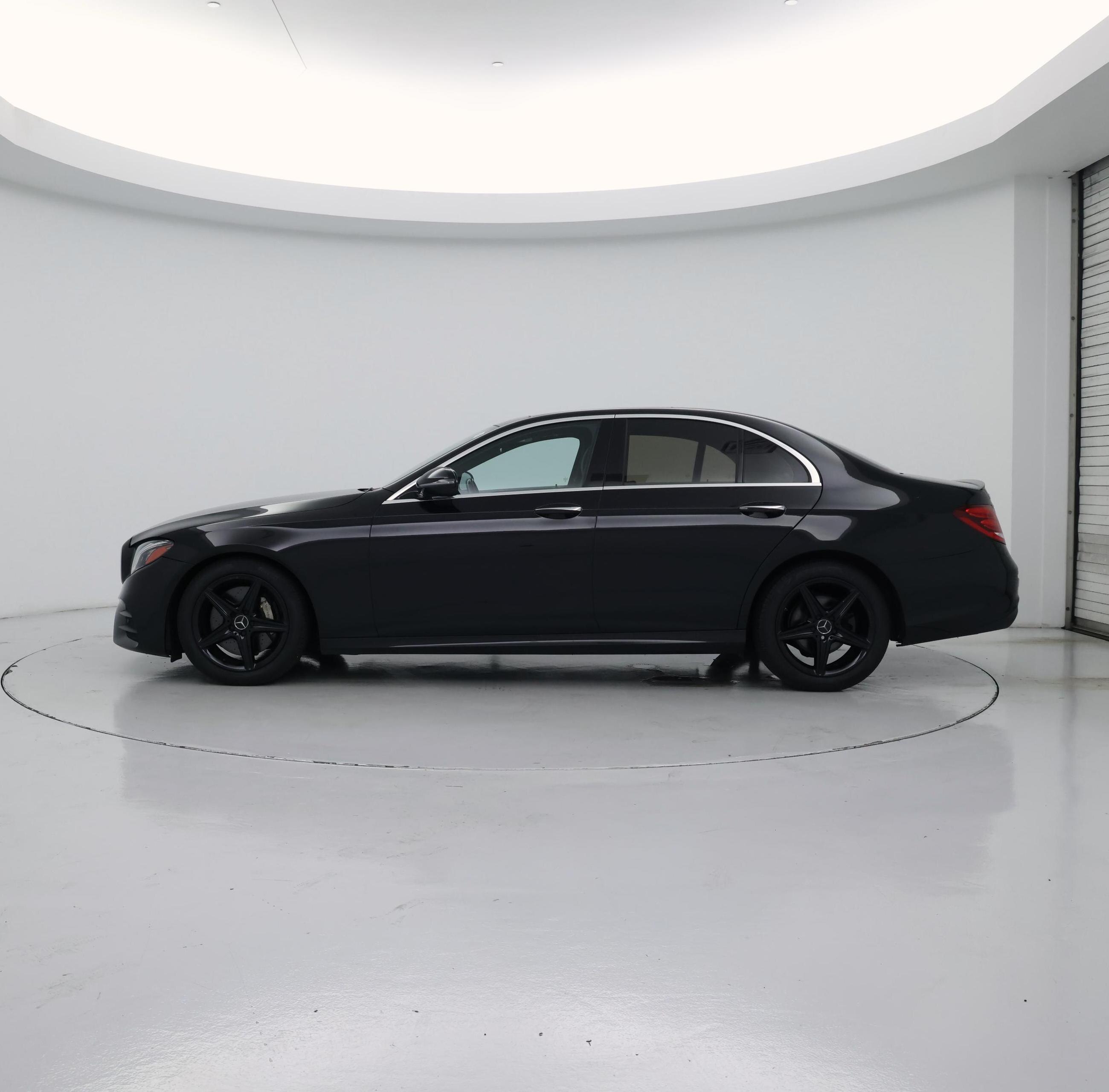 Thumbnail: 2020 Mercedes-Benz E-Class - 3