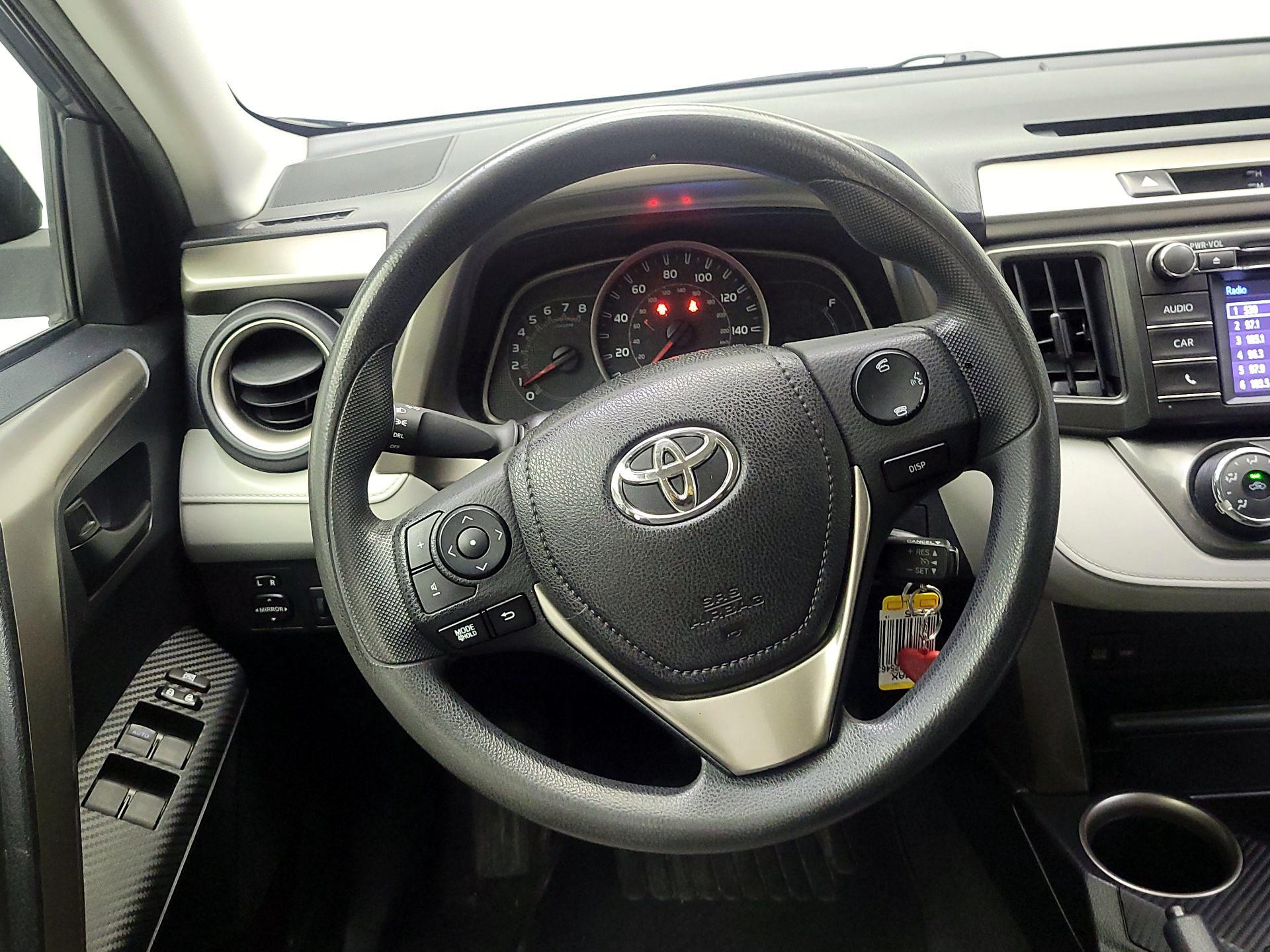 Thumbnail: 2015 Toyota RAV4 - 10
