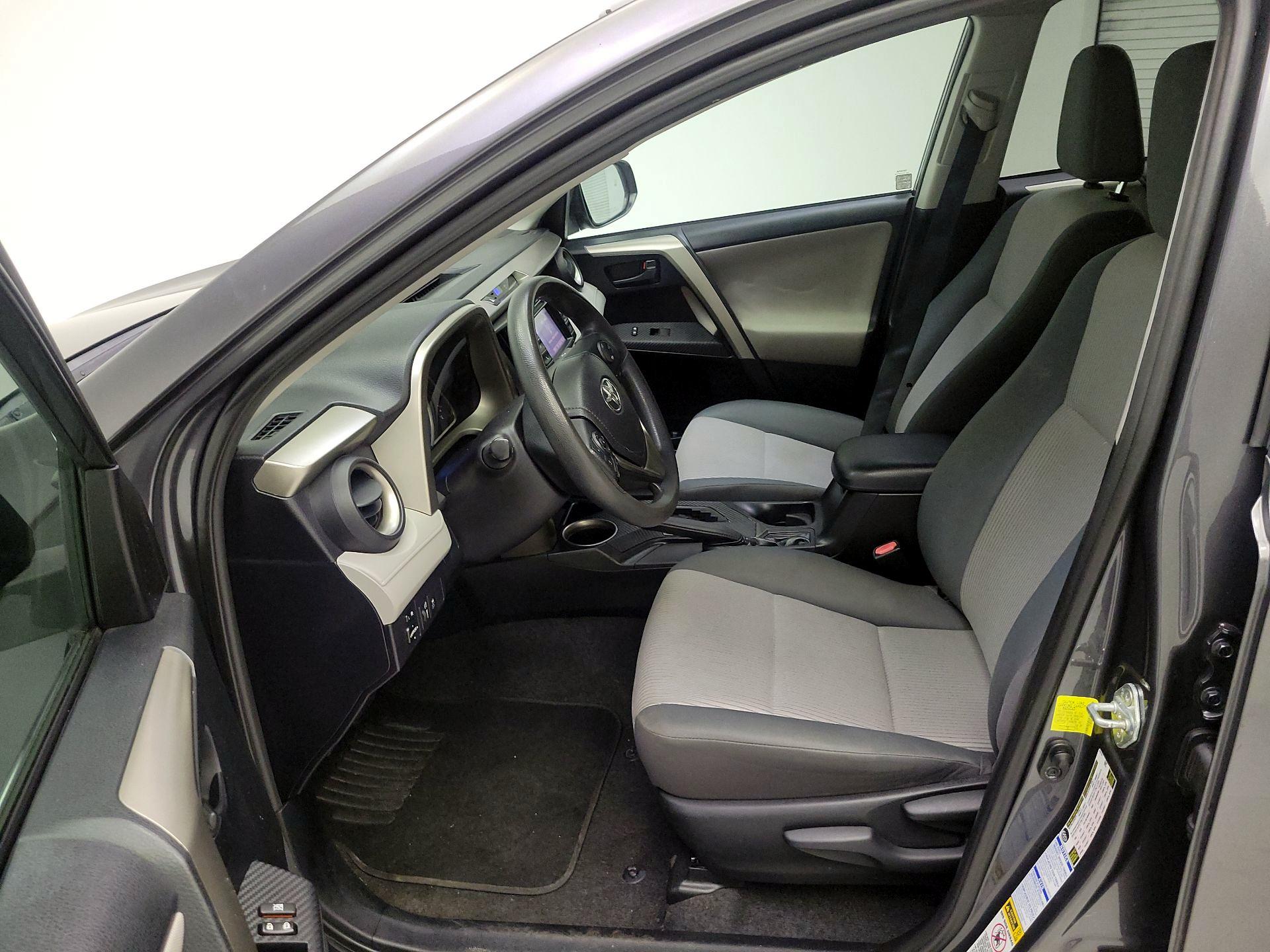 Thumbnail: 2015 Toyota RAV4 - 11