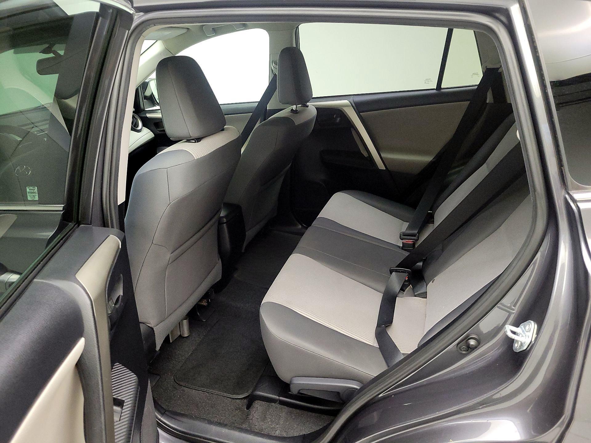 Thumbnail: 2015 Toyota RAV4 - 19