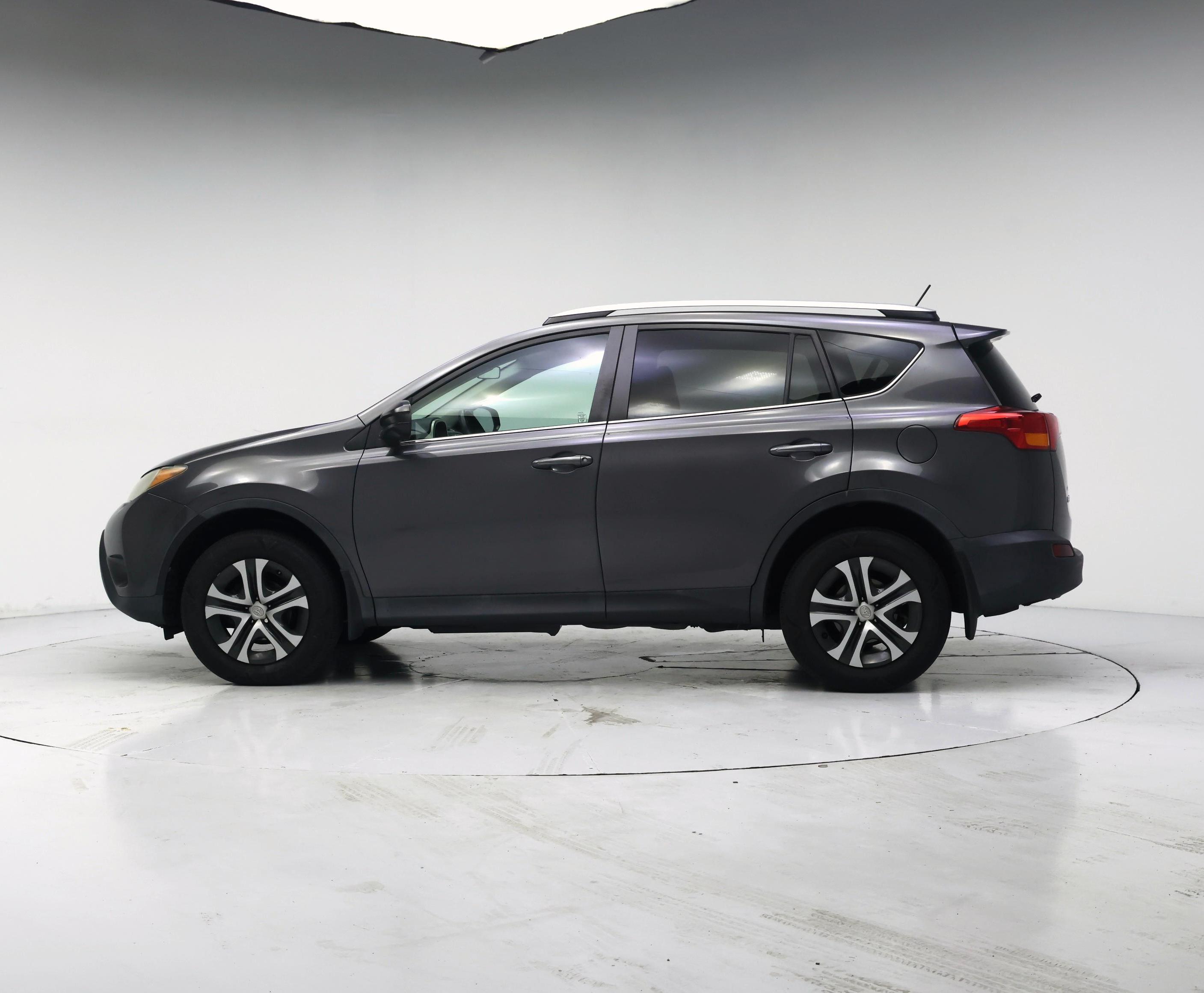 Thumbnail: 2015 Toyota RAV4 - 3