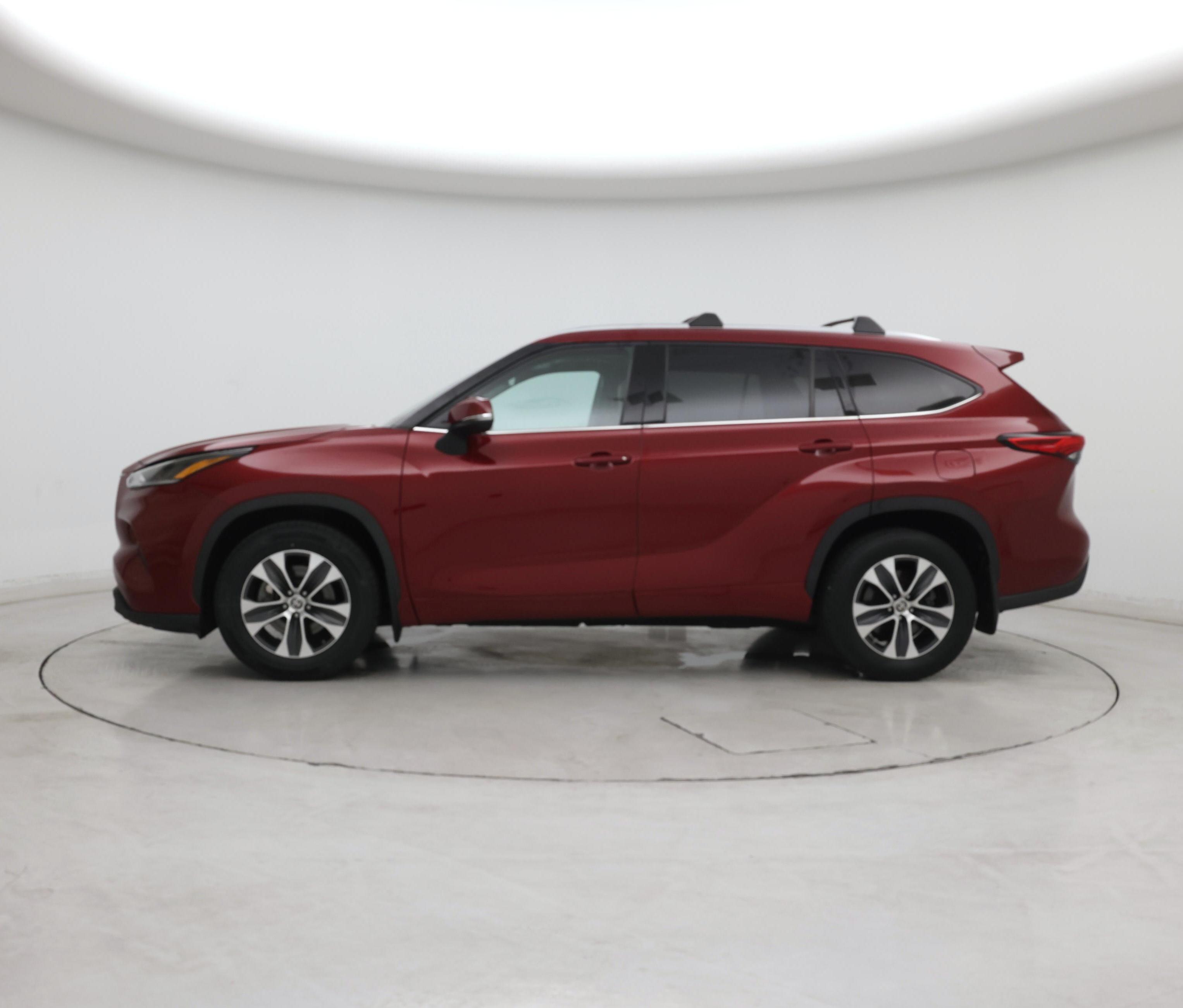 Thumbnail: 2021 Toyota Highlander - 3