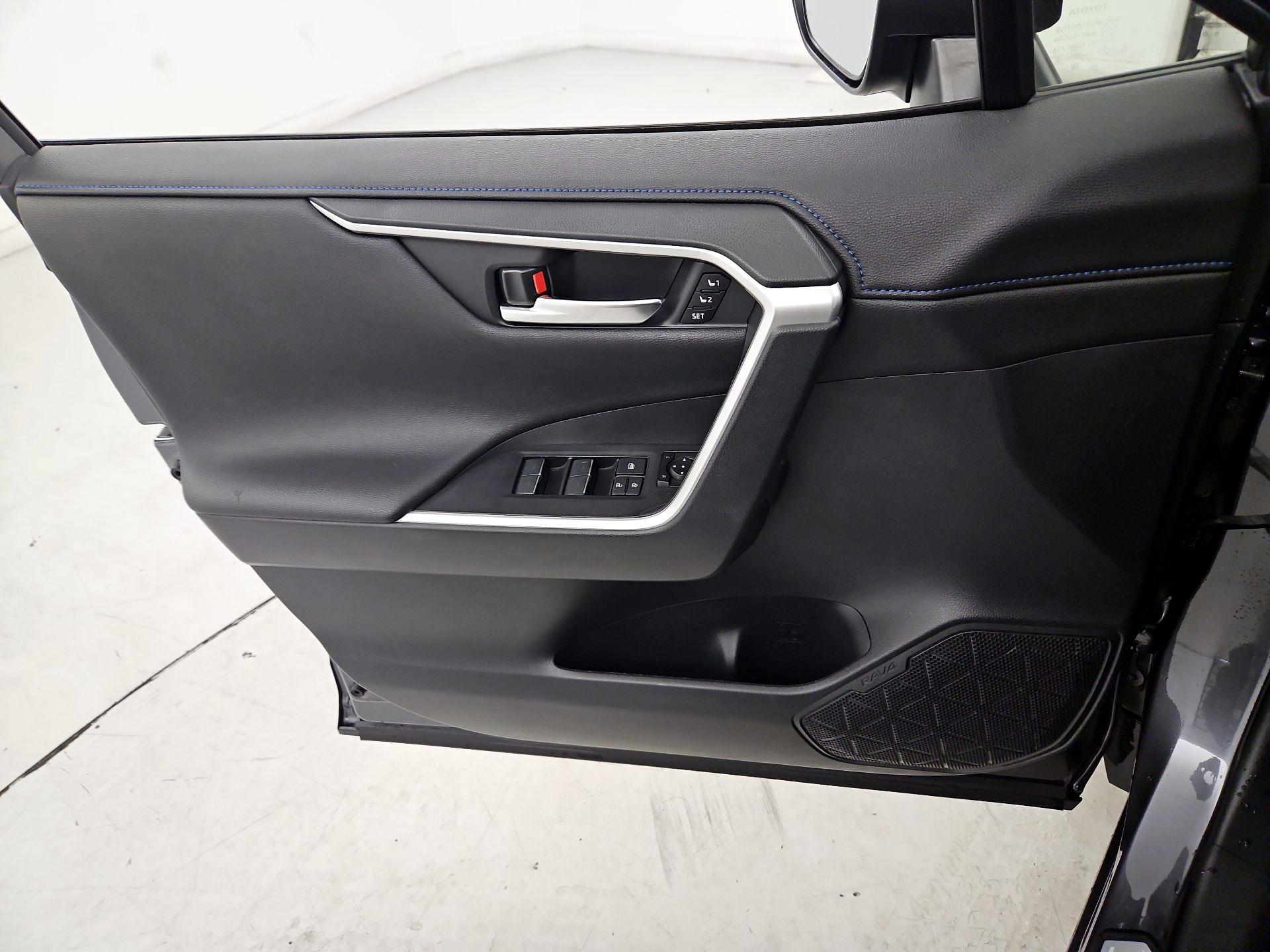 Thumbnail: 2023 Toyota RAV4 - 12