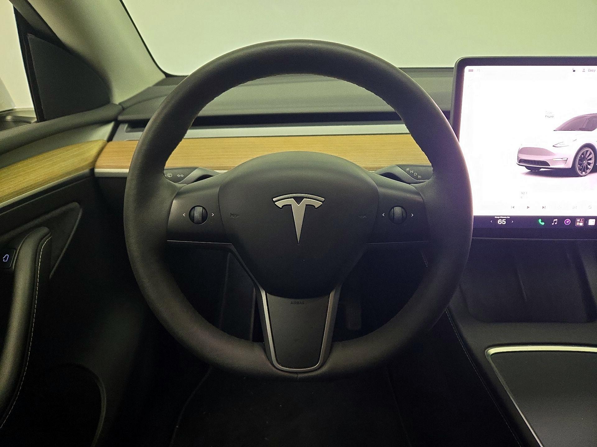 Thumbnail: 2023 Tesla Model Y - 10