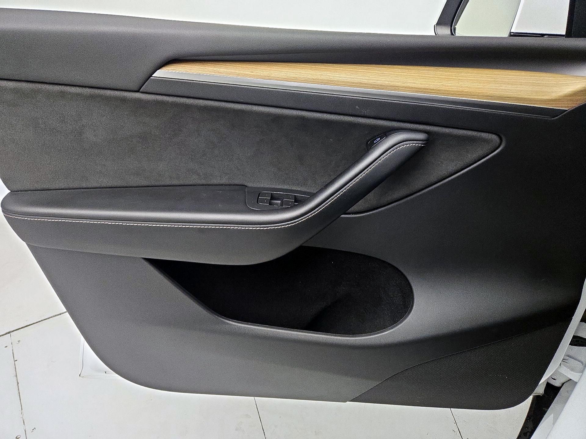 Thumbnail: 2023 Tesla Model Y - 12