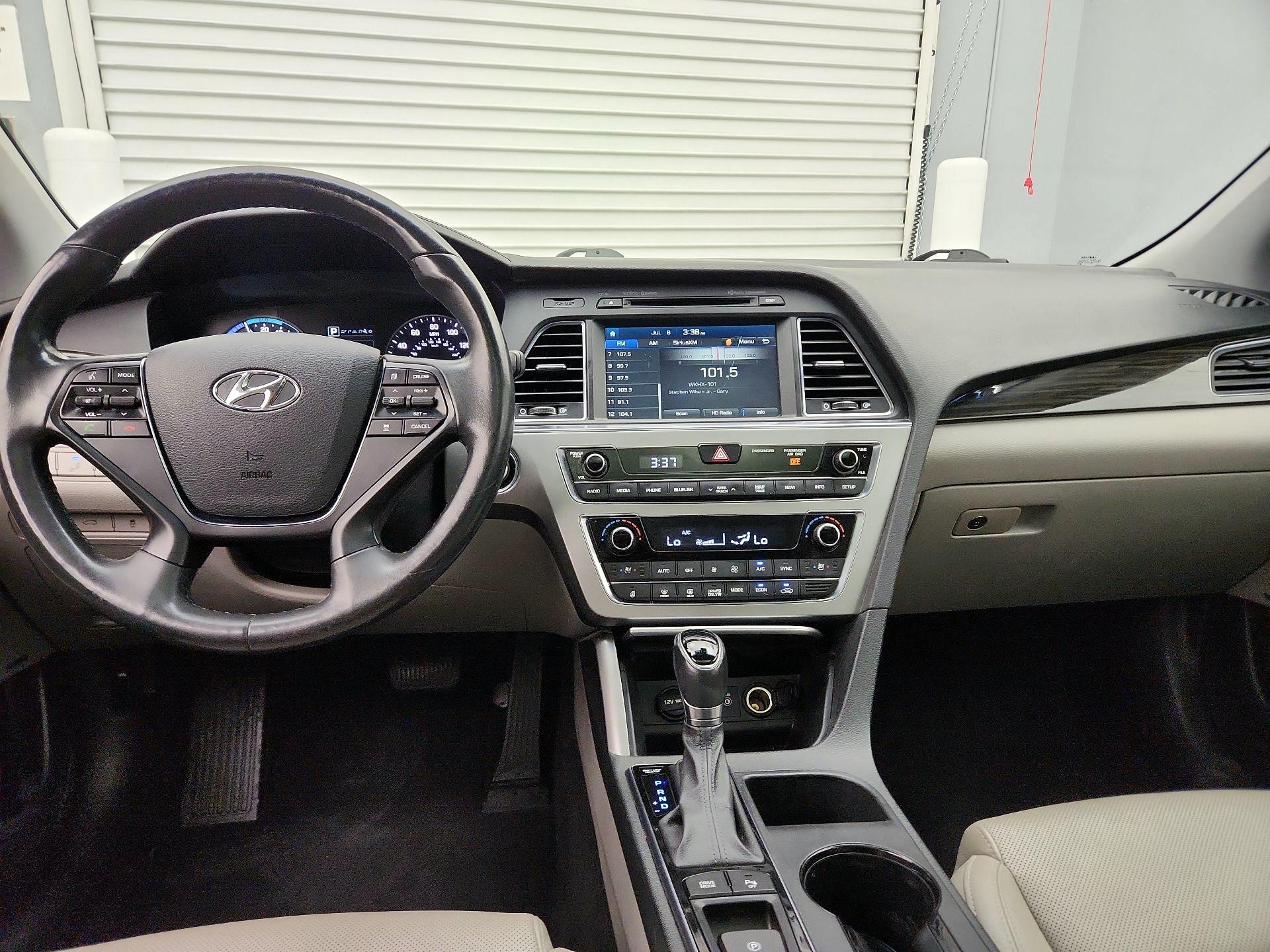 Thumbnail: 2016 Hyundai Sonata - 9