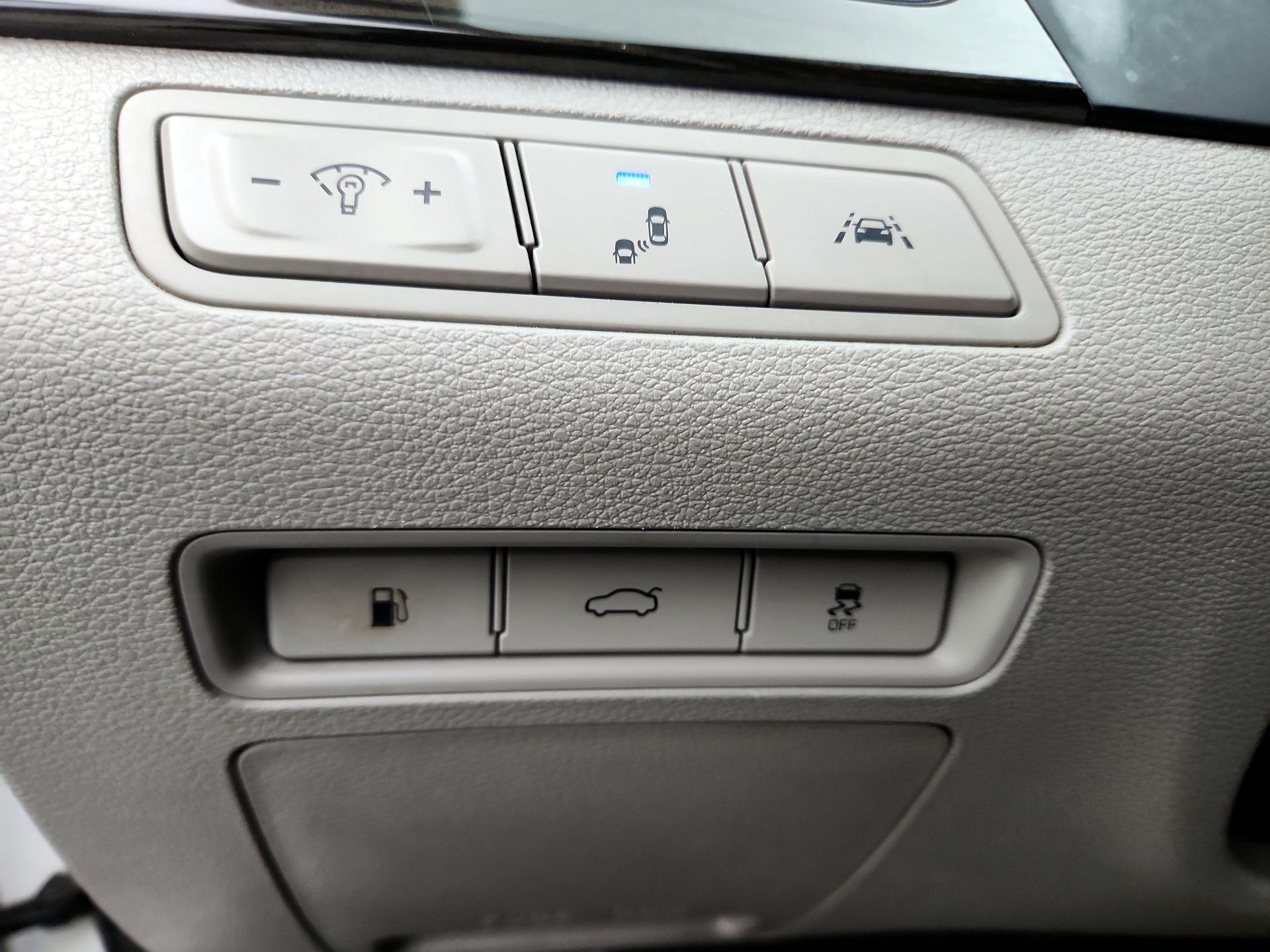 Thumbnail: 2016 Hyundai Sonata - 13