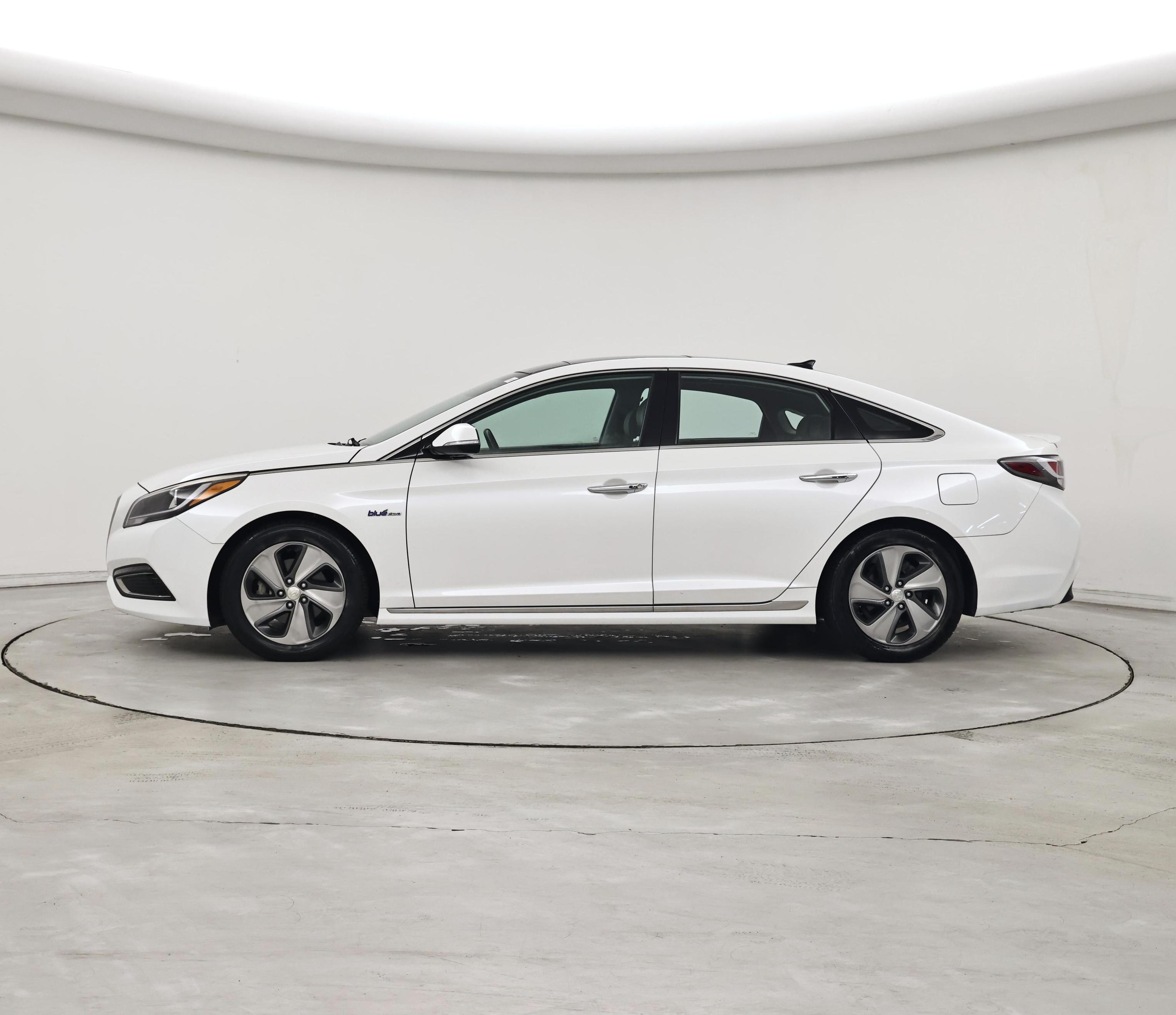 Thumbnail: 2016 Hyundai Sonata - 3