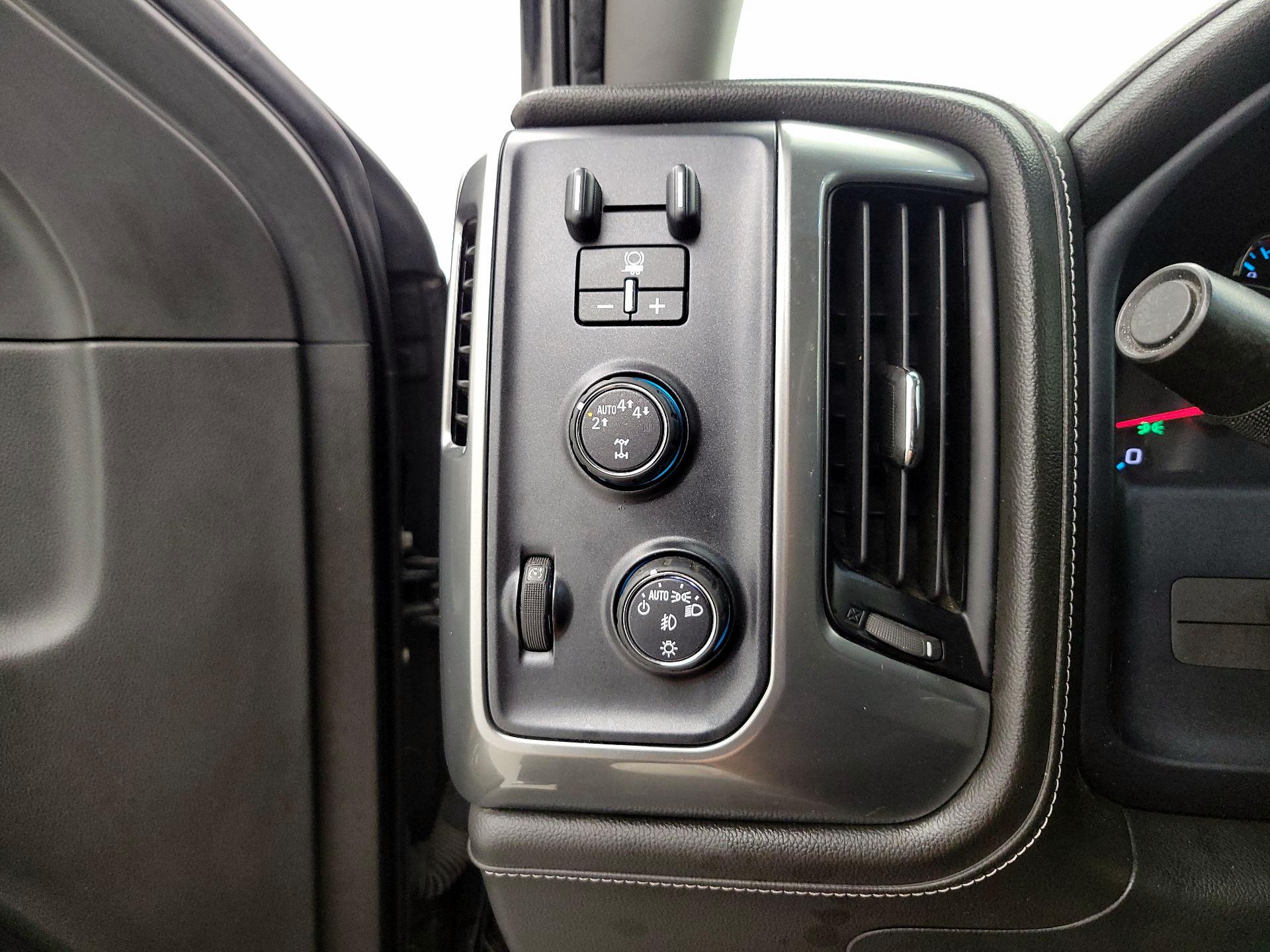 Thumbnail: 2017 Chevrolet Silverado 1500 - 13