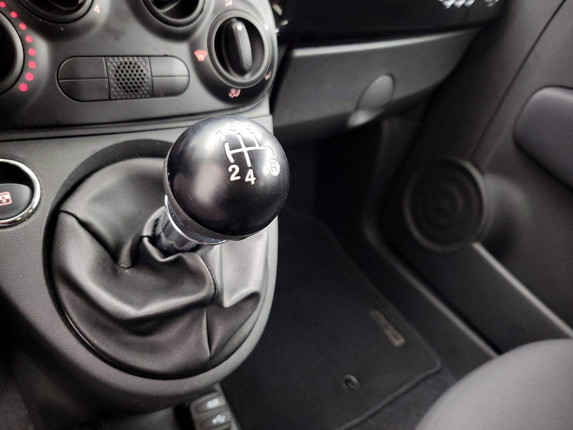 Thumbnail: 2015 Fiat 500 - 15