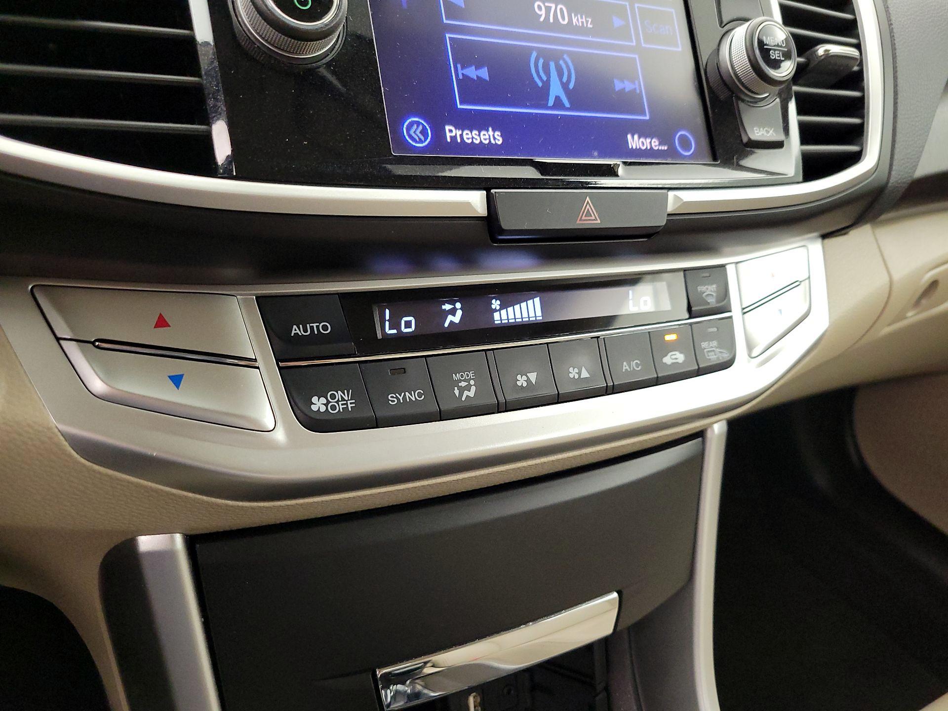Thumbnail: 2015 Honda Accord - 16