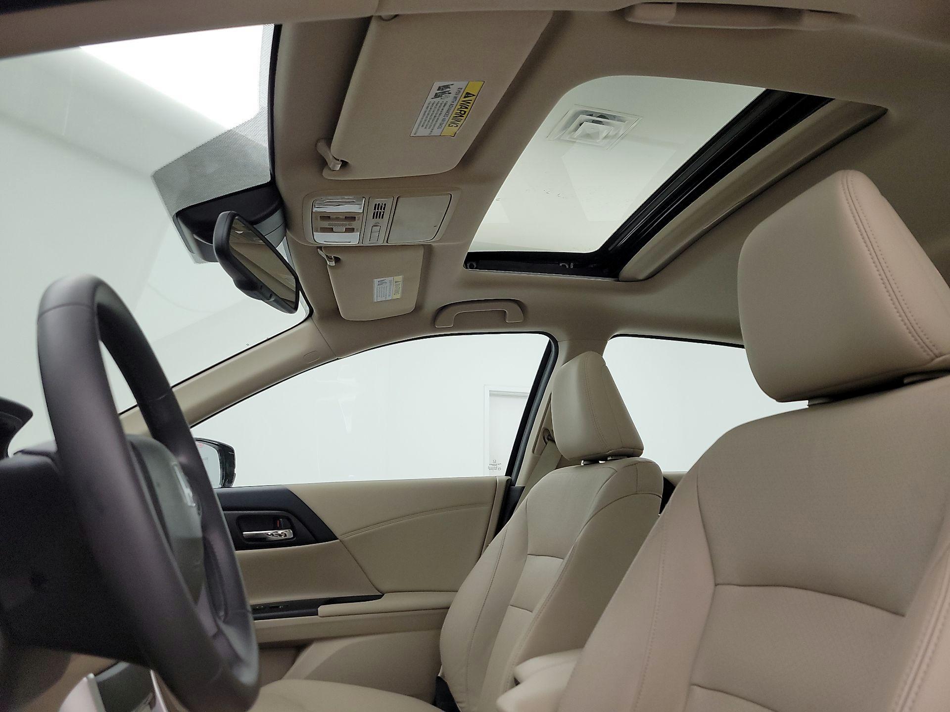 Thumbnail: 2015 Honda Accord - 19
