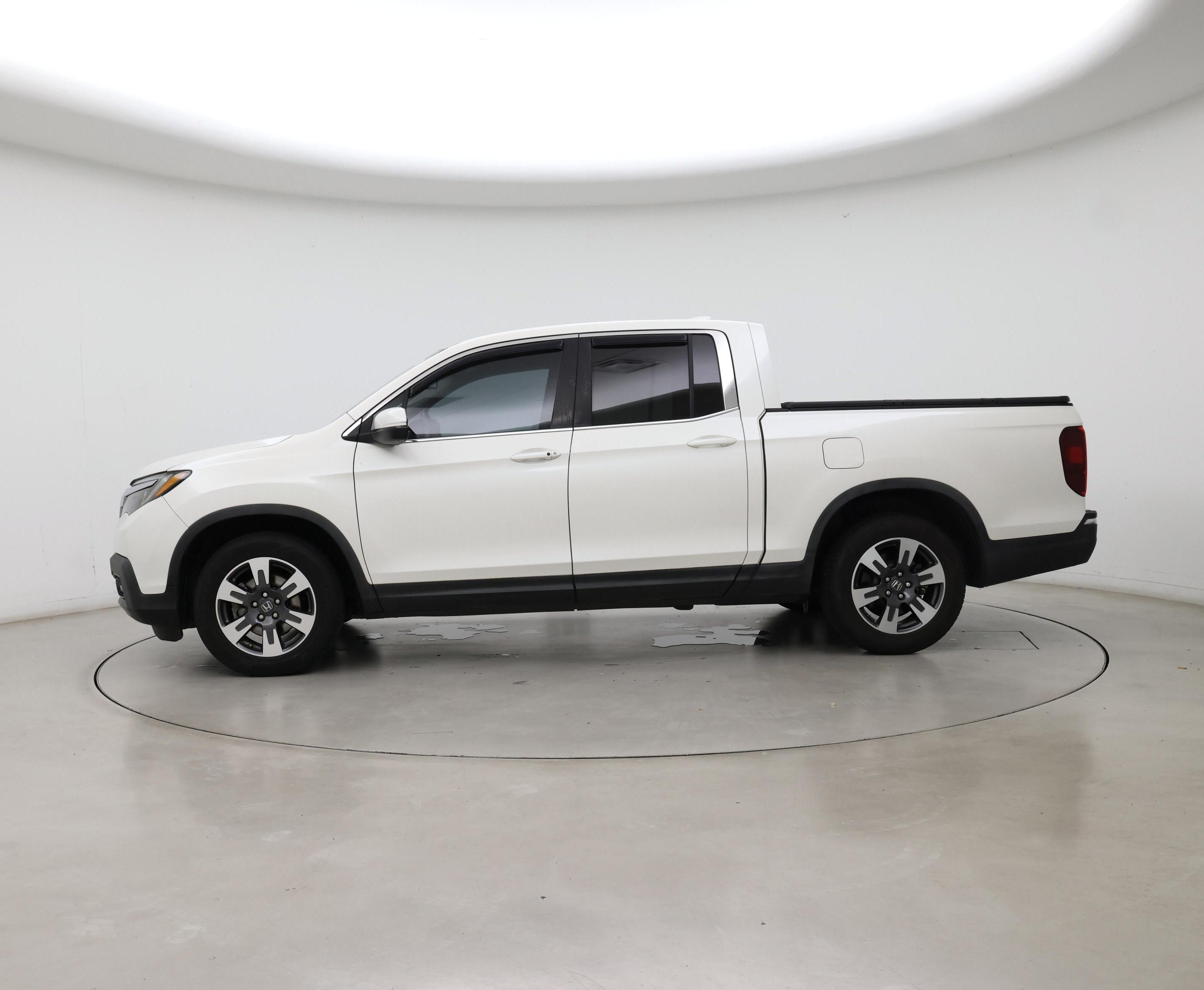 Thumbnail: 2017 Honda Ridgeline - 3
