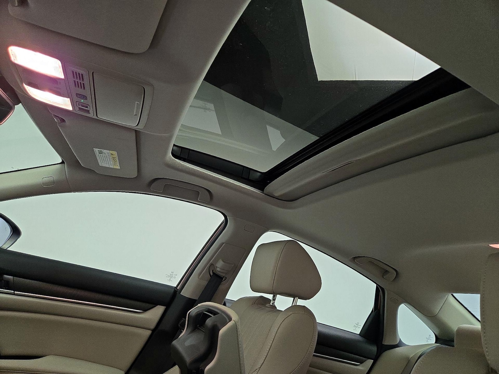 Sunroof(s) & Overhead Airbags